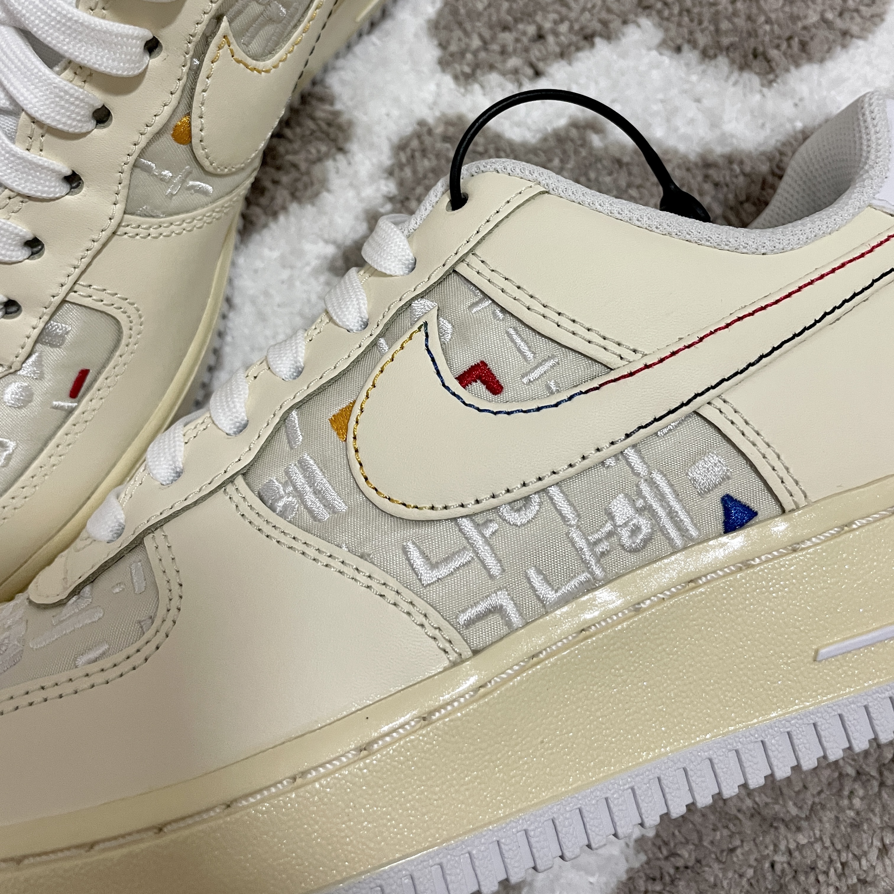 (W) Nike Air Force 1 '07 LV8 Hangul Day 착용 스타일 - 3