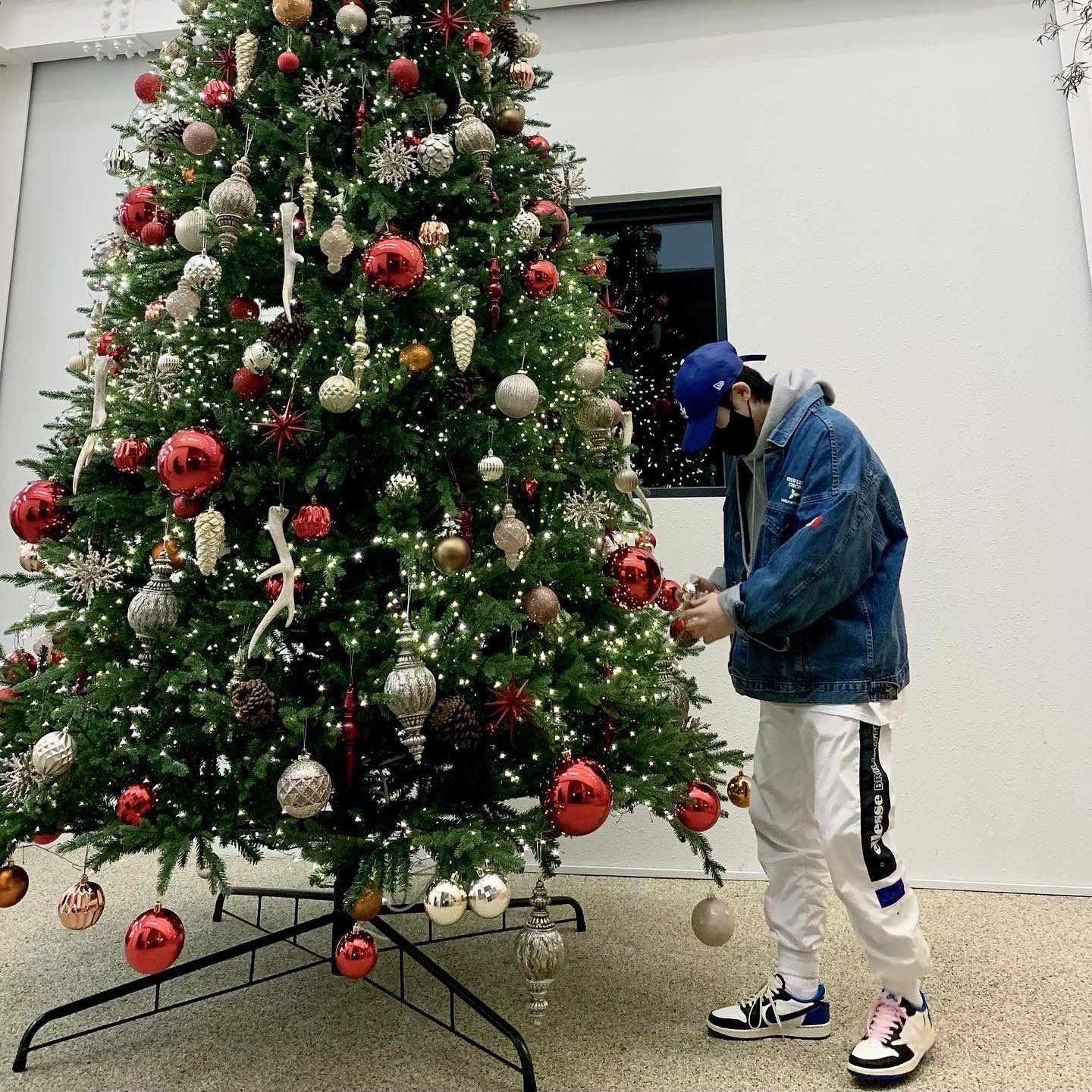 Jordan 1 x Travis Scott x Fragment Retro Low OG SP Military Blue 착용 스타일