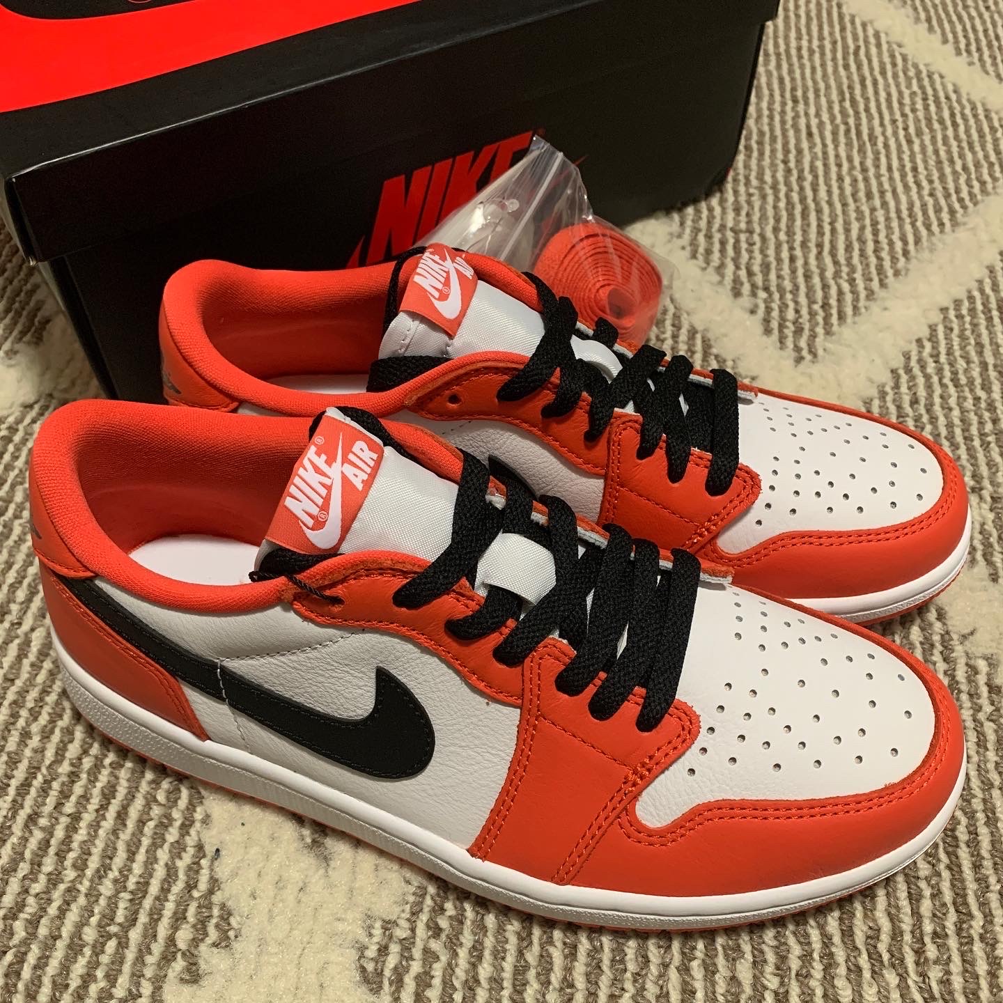 Jordan 1 Low OG Starfish 착용 스타일 - 3