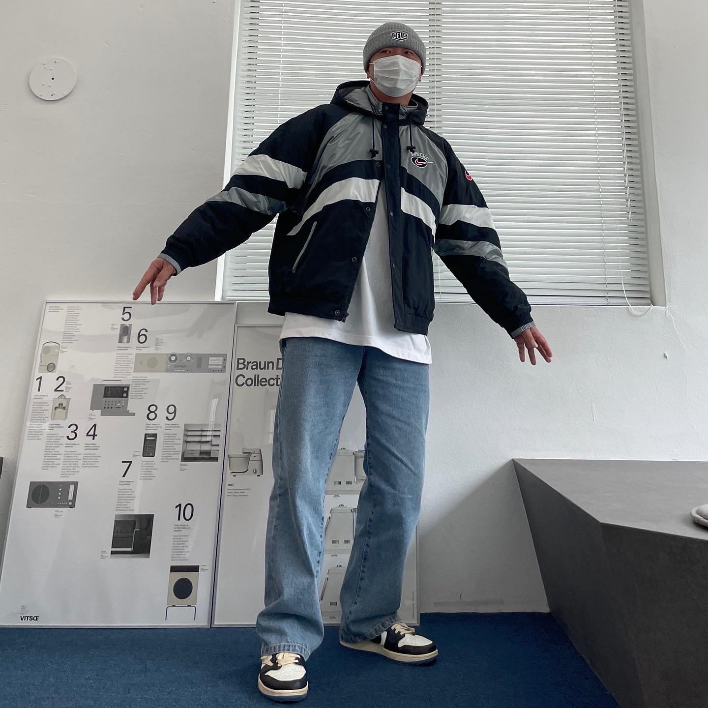 Supreme x Nike Hooded Sport Jacket Silver - 19SS, Jordan 1 x Travis Scott x Fragment Retro Low OG SP Military Blue 착용 스타일 - 1