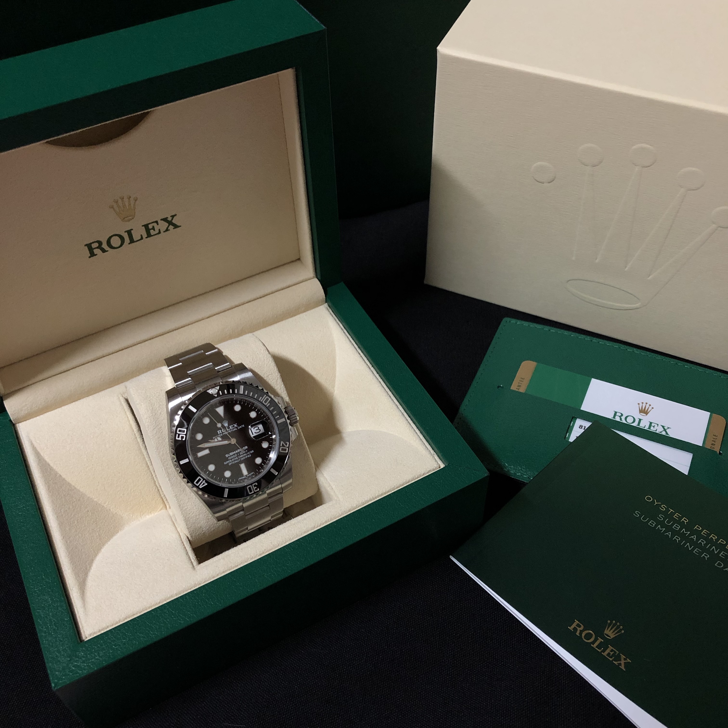 Rolex Submariner Date 41mm 126610LN Black Oyster 착용 스타일