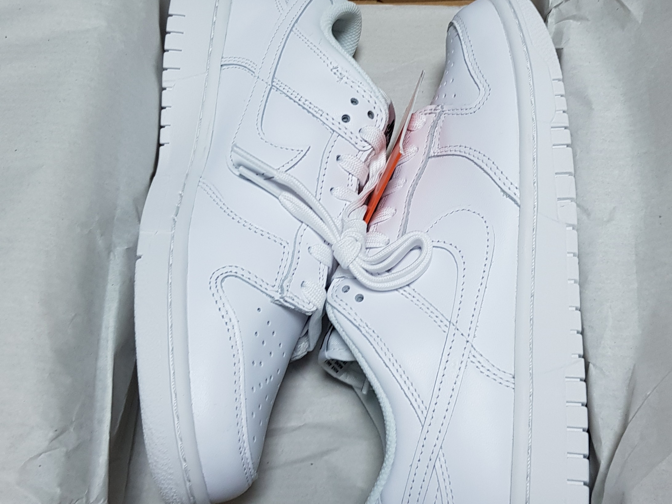 (W) Nike Dunk Low Triple White 착용 스타일 - 3