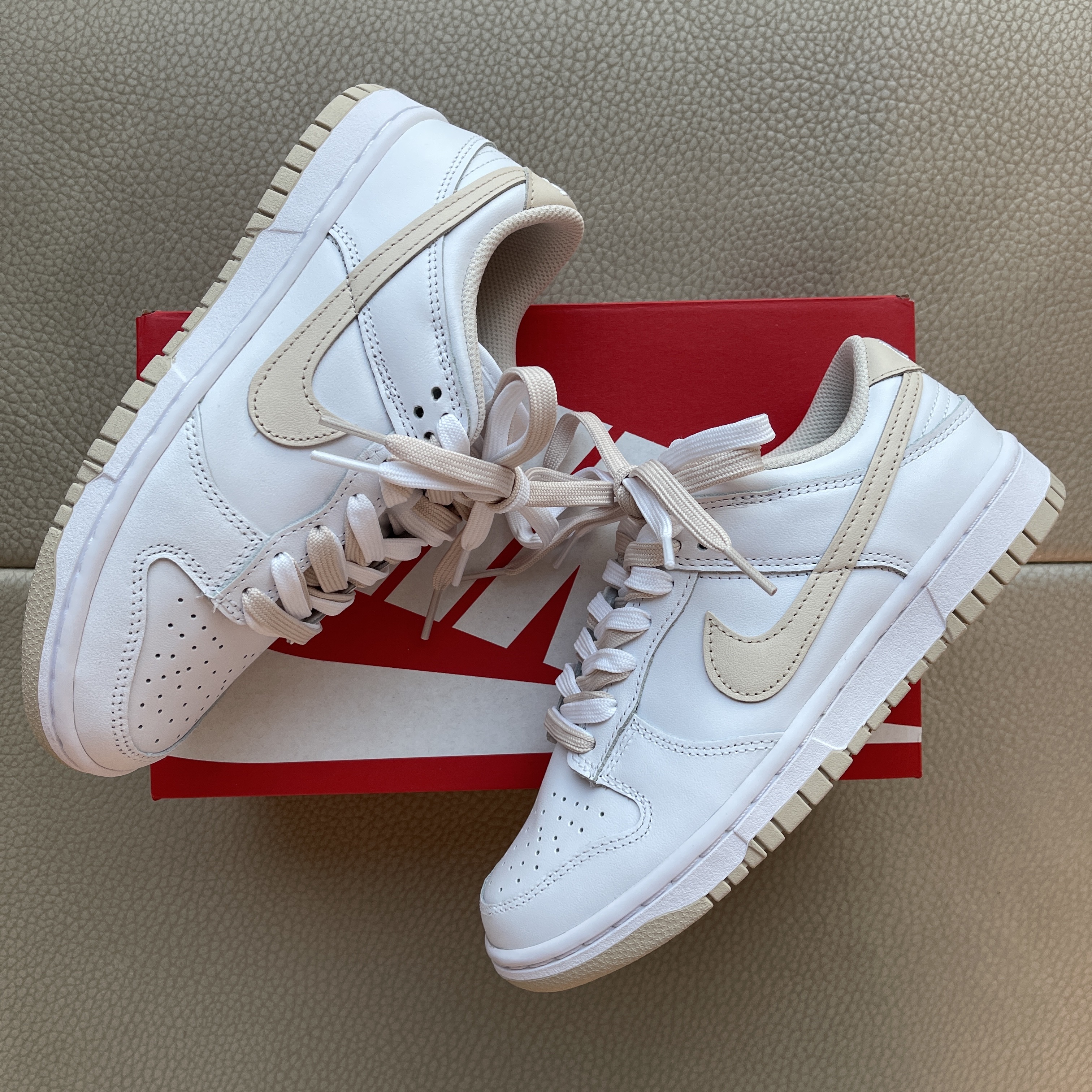 (W) Nike Dunk Low Pearl White 착용 스타일 - 1