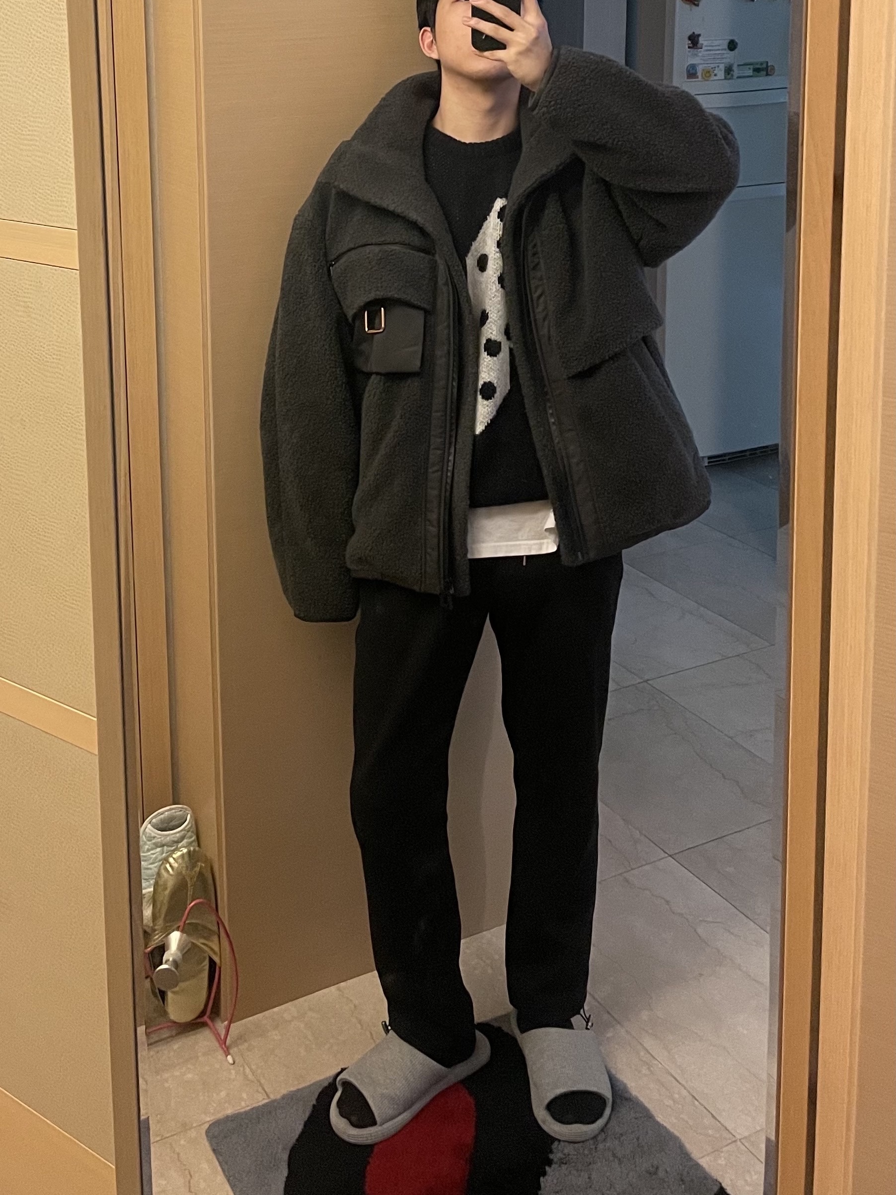 Stussy Dice Mohair Sweater Black 착용 스타일 - 2
