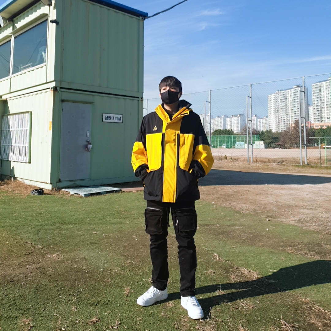 Nike ACG Gore-Tex Jacket Amarillo Black - US/EU, Nike Air Force 1 '07 Low White 착용 스타일 - 2