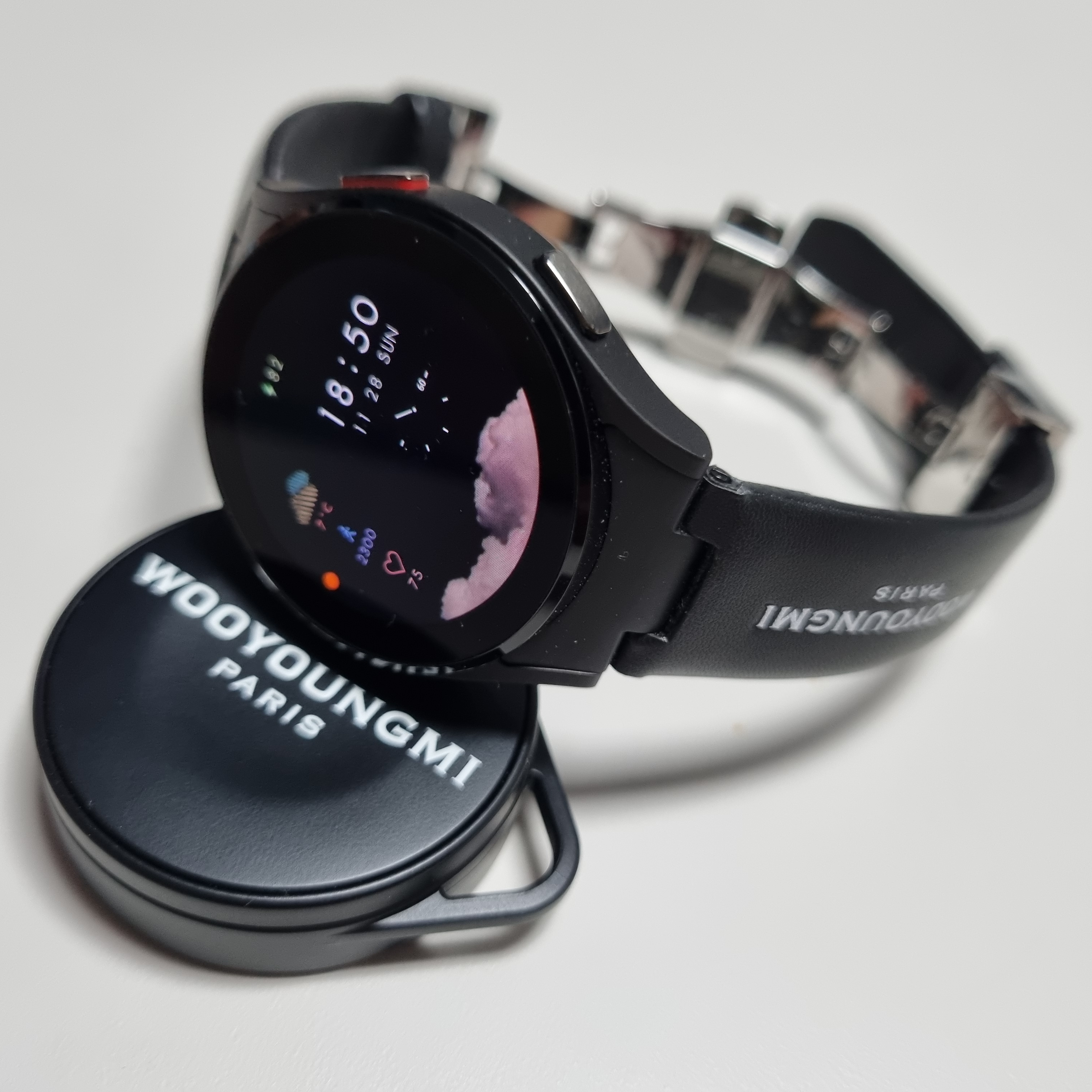 Samsung Galaxy Watch4 40mm Wooyoungmi Edition (Korean Ver.) 착용 스타일 - 1