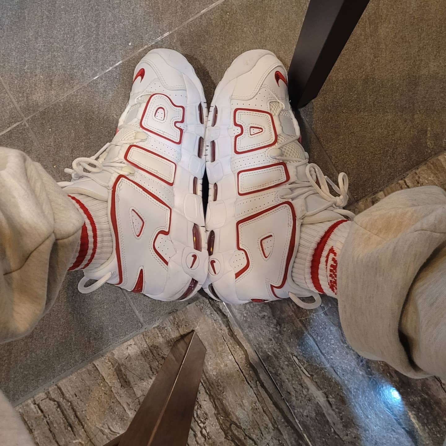 Nike Air More Uptempo White Varsity Red 2021 착용 스타일 - 2