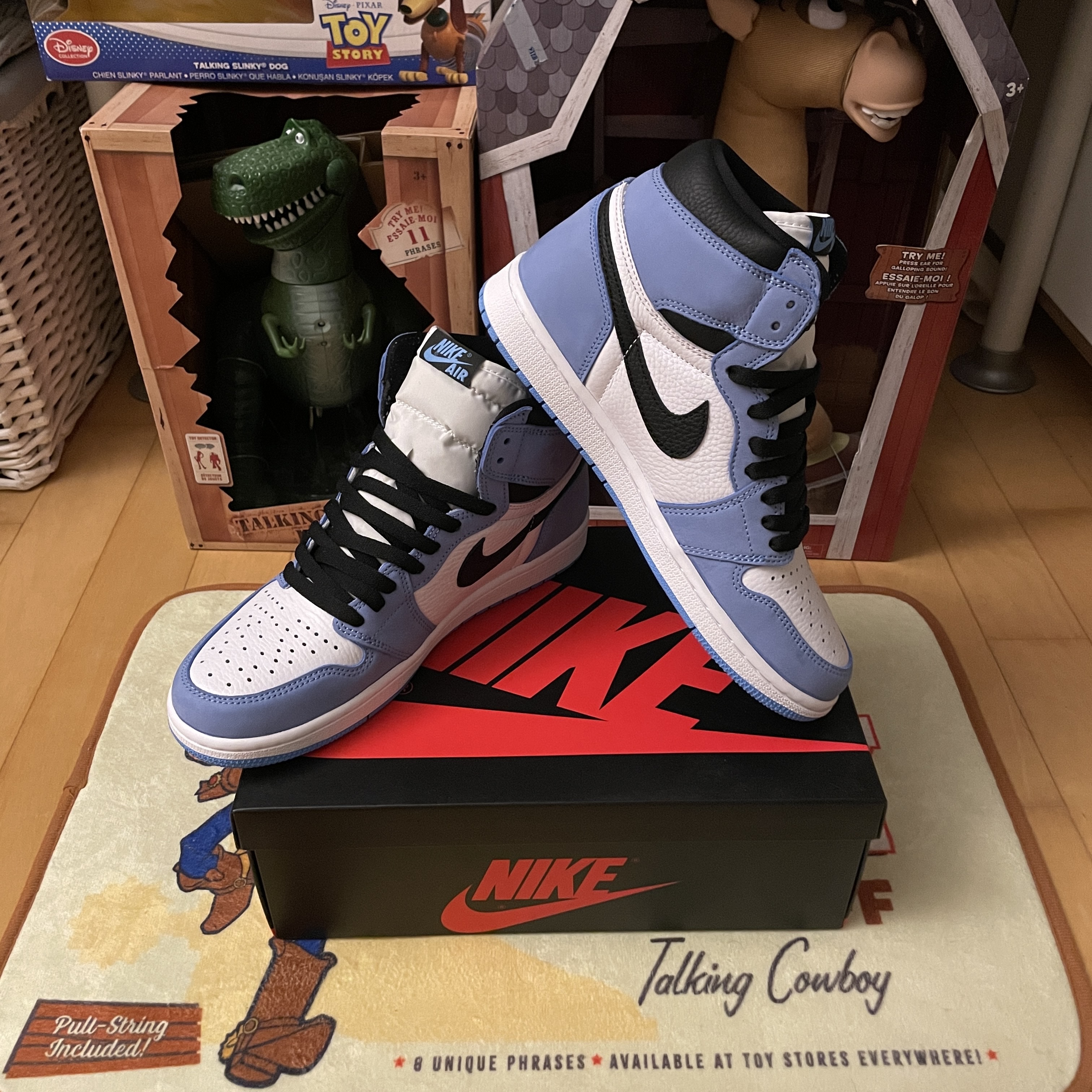 Jordan 1 Retro High OG University Blue 착용 스타일