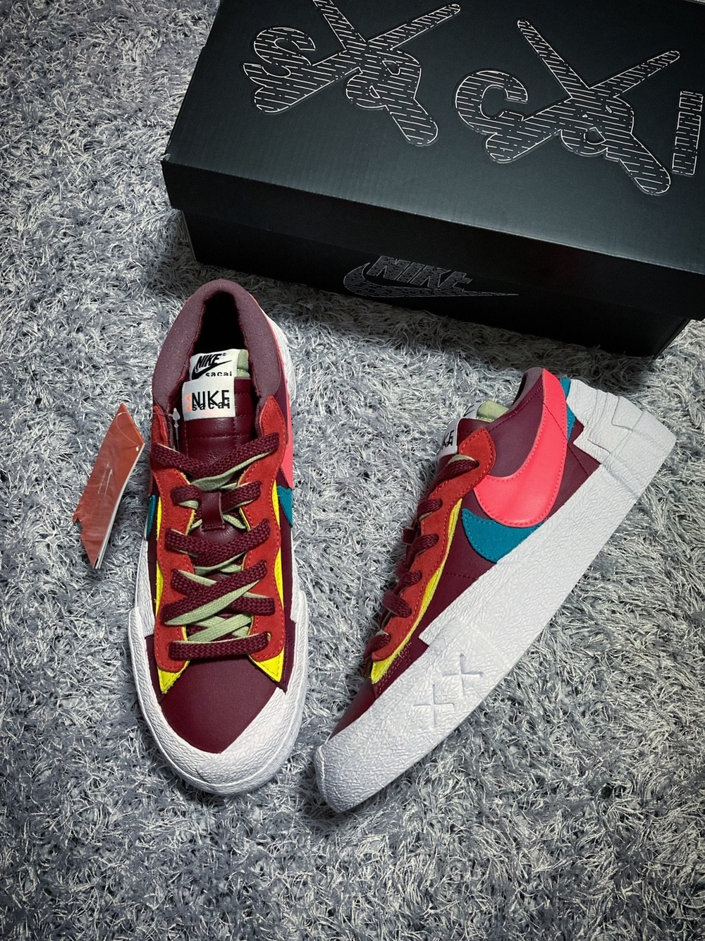 Nike x Sacai x Kaws Blazer Low Team Red 착용 스타일