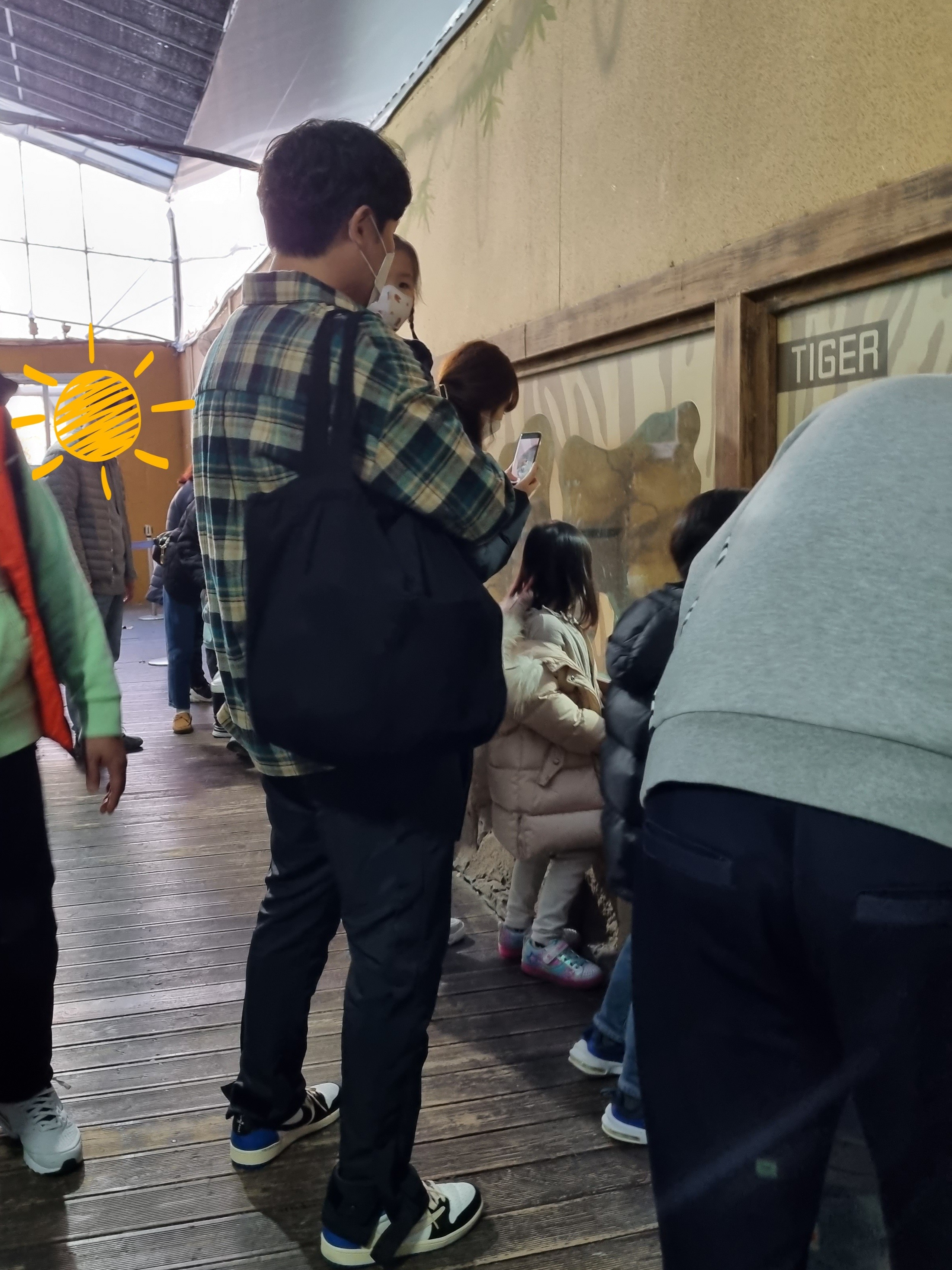 Nike x Fear of God Warm Up Pants Off Noir, Jordan 1 x Travis Scott x Fragment Retro Low OG SP Military Blue 착용 스타일 - 1