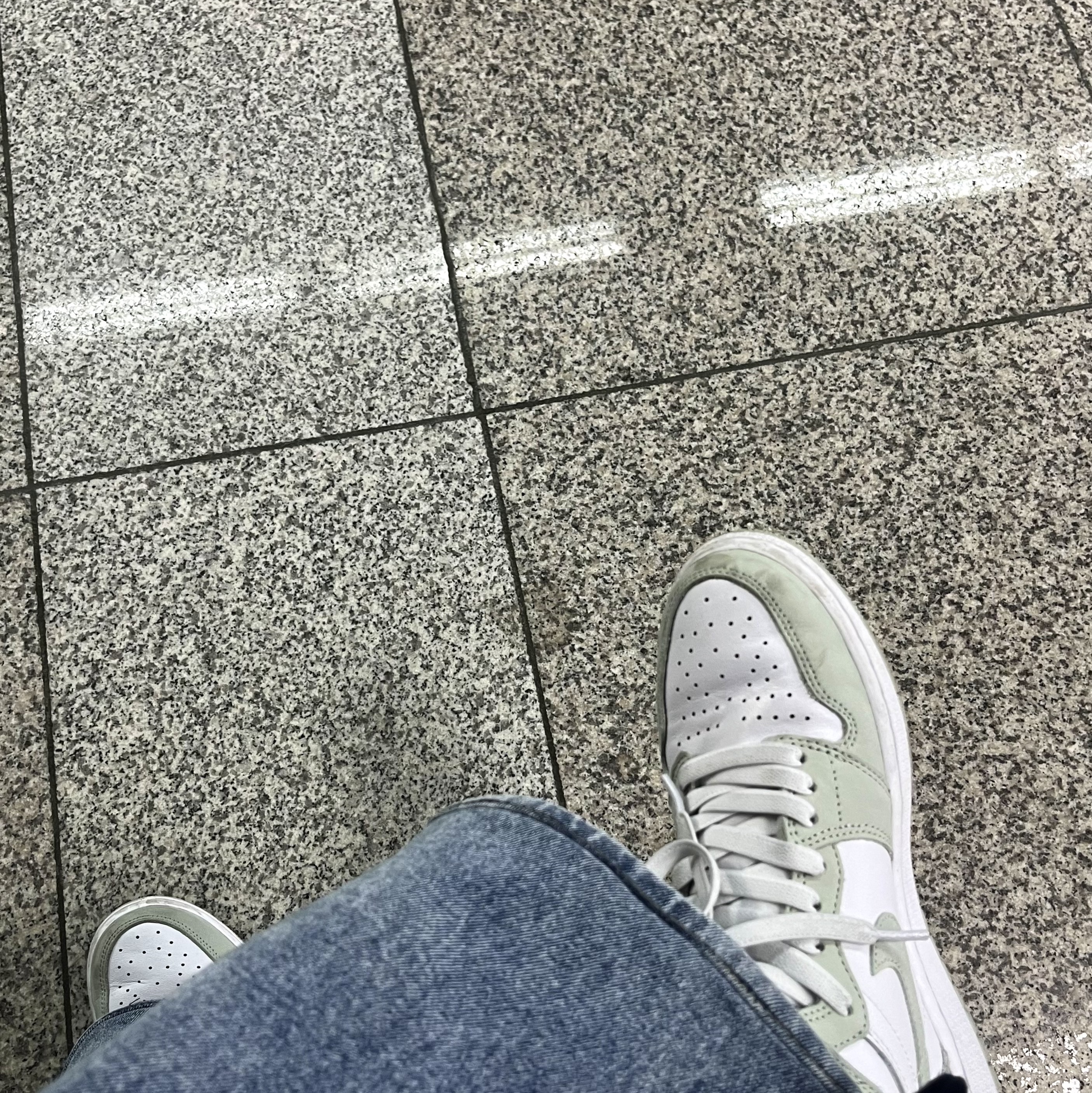 (W) Jordan 1 Retro High OG Seafoam 착용 스타일 - 2