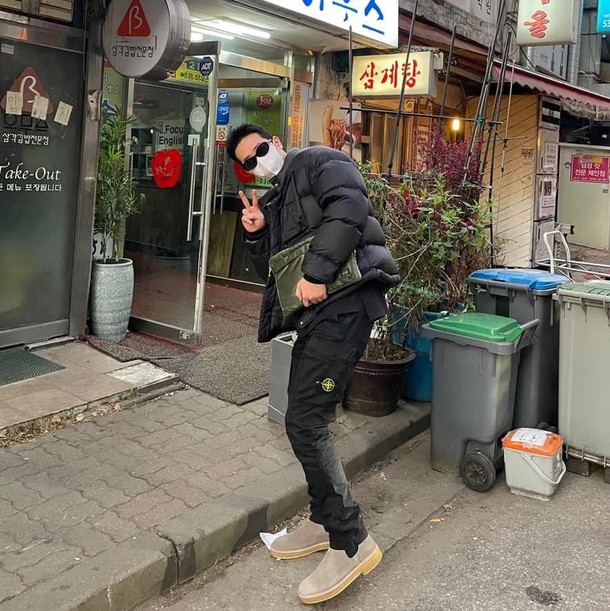 Stone Island 318WA Old Dye Treatment Cargo Pants Black - 21SS, Porter Tanker Document Case Sage Green 착용 스타일