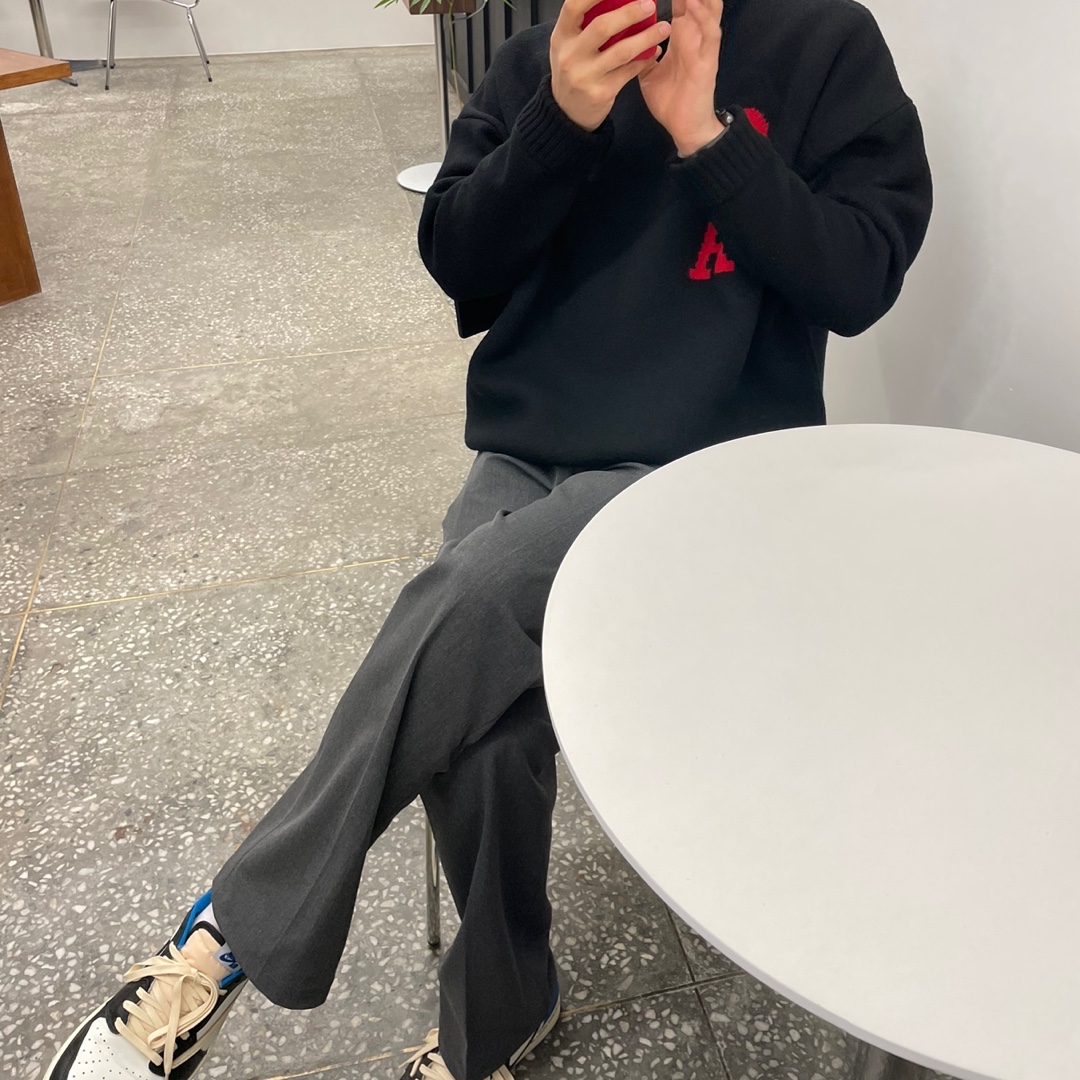 AMI de Coeur Oversize Sweater Black - 21FW, (W) Nike Dunk Low Light Bone 착용 스타일 - 1