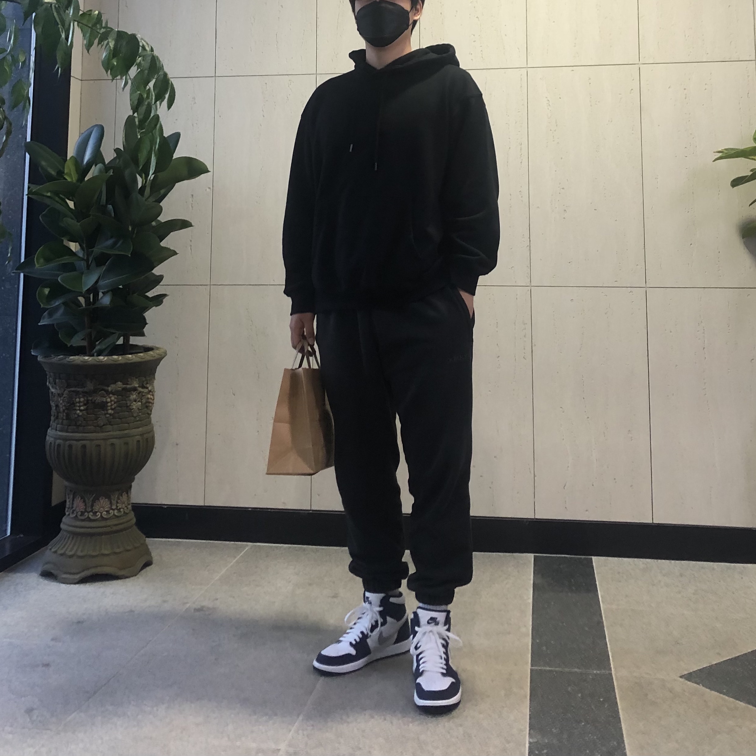 Jordan 1 Retro High OG CO.JP Midnight Navy 착용 스타일 - 1