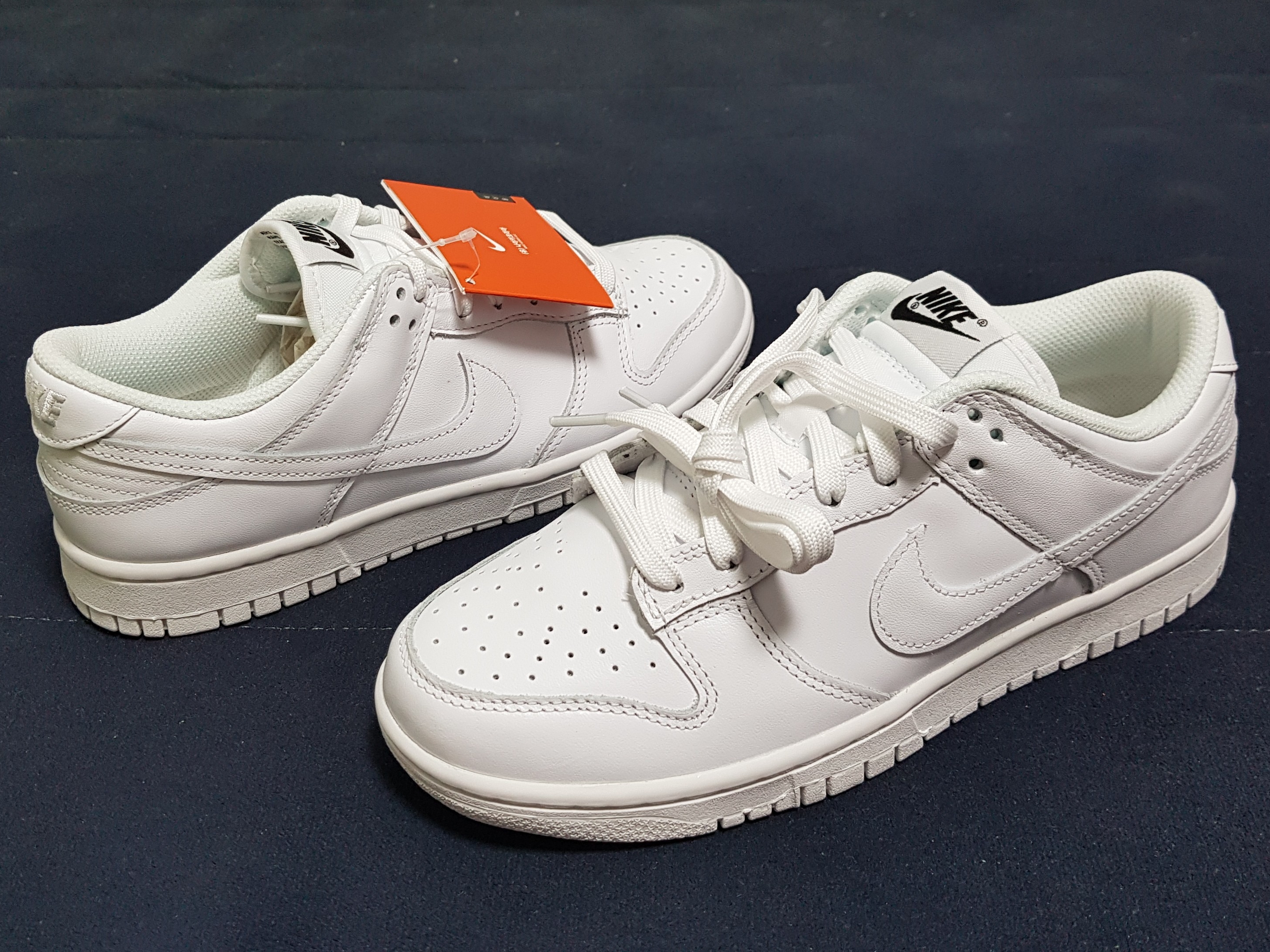 (W) Nike Dunk Low Triple White 착용 스타일 - 2