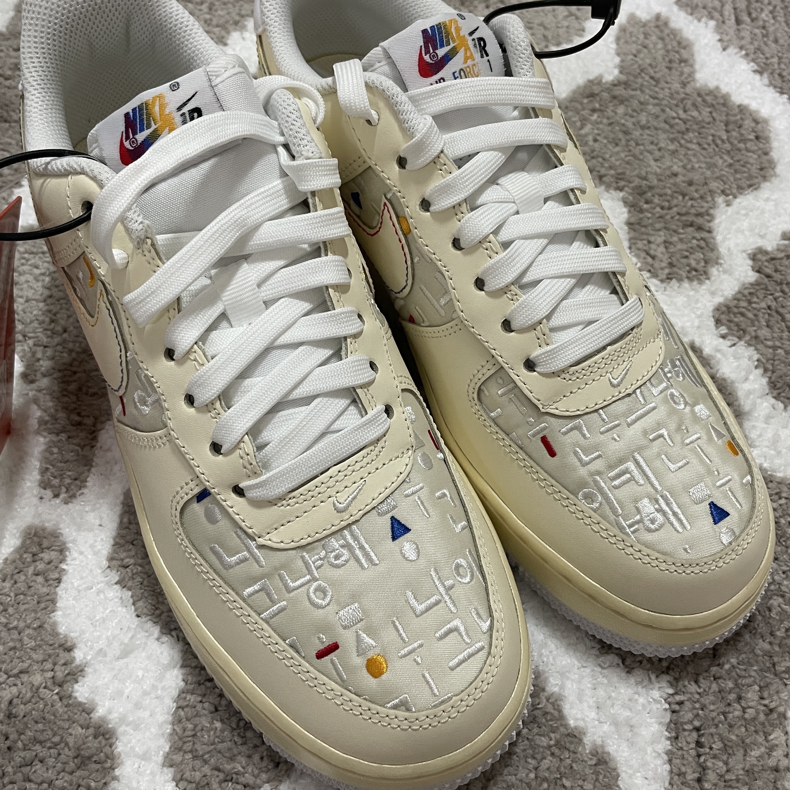 (W) Nike Air Force 1 '07 LV8 Hangul Day 착용 스타일 - 1