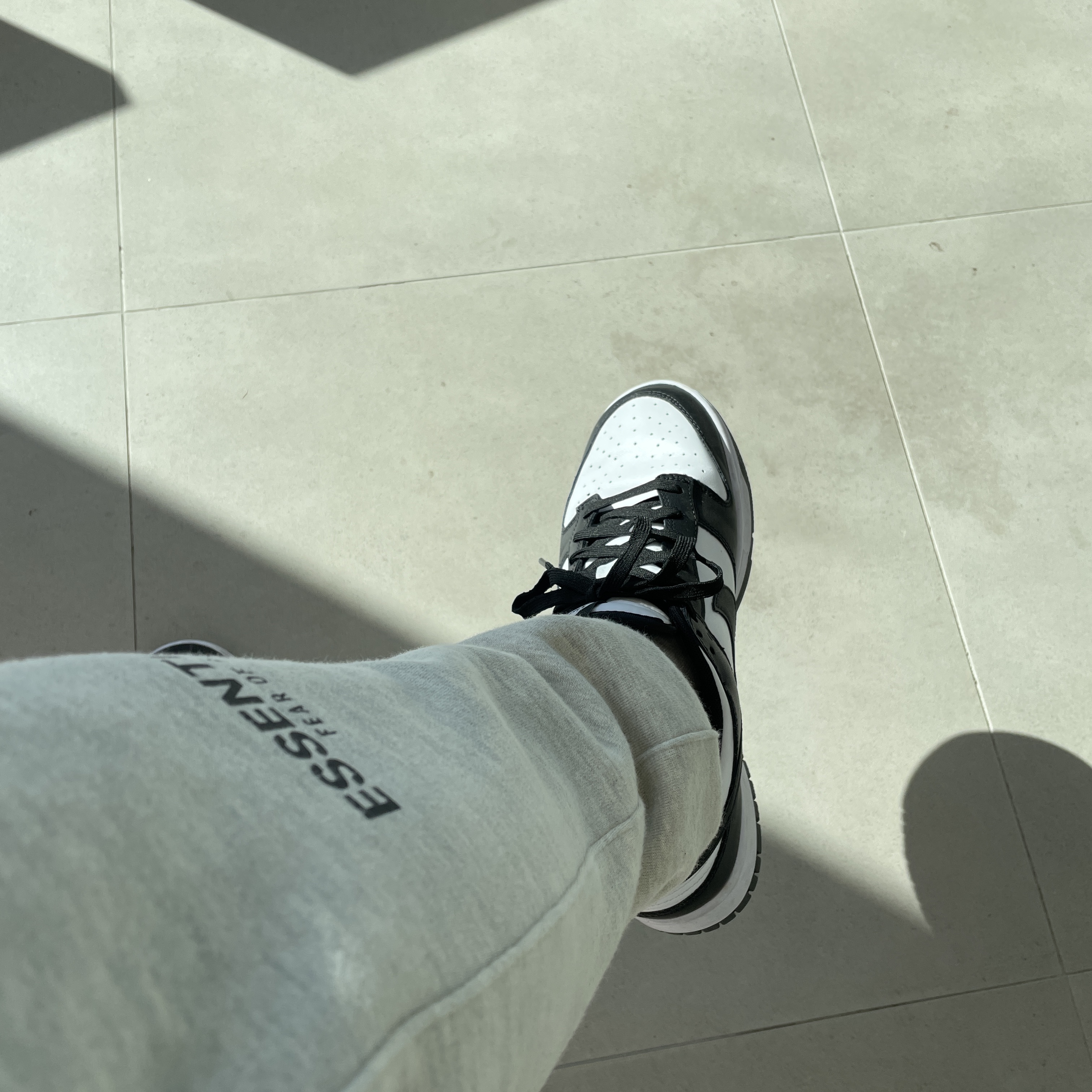 Nike Dunk Low Retro Black, Essentials Sweatpants Oatmeal/Oatmeal Heather/Light Heather Oatmeal 2020 착용 스타일