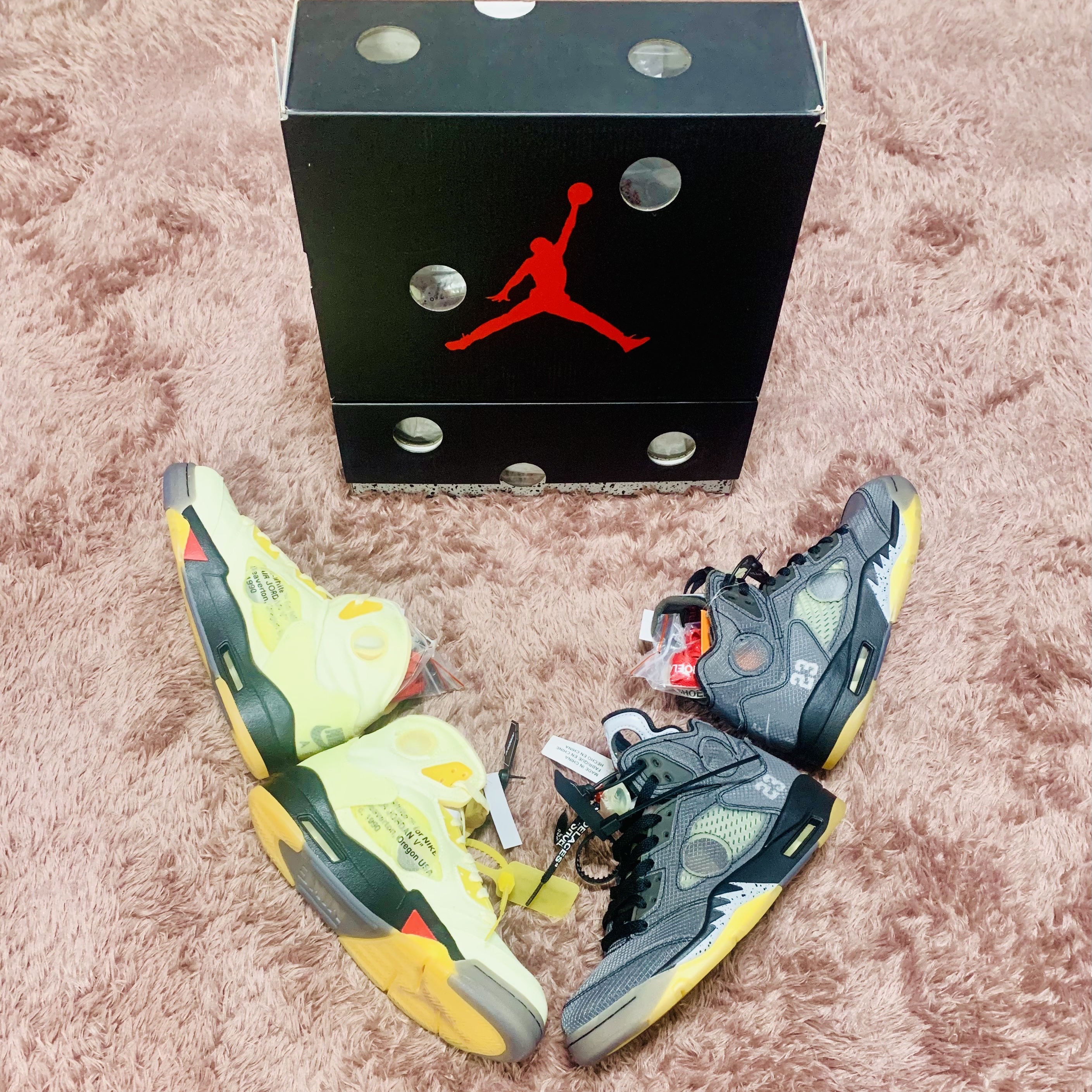 Jordan 5 x Off-White Retro SP Sail Fire Red, Jordan 5 x Off-White Retro SP Black Muslin 착용 스타일 - 1