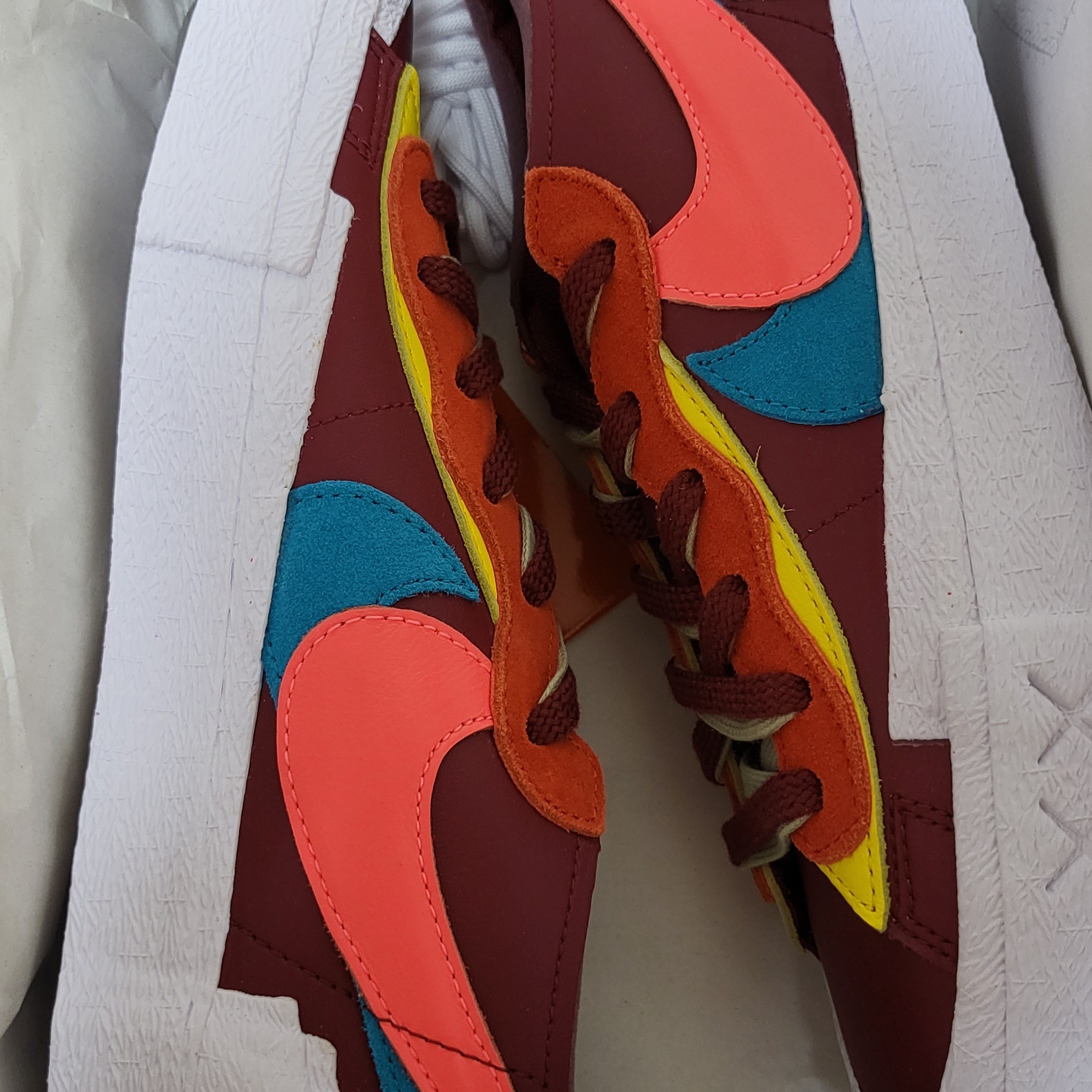 Nike x Sacai x Kaws Blazer Low Team Red 착용 스타일