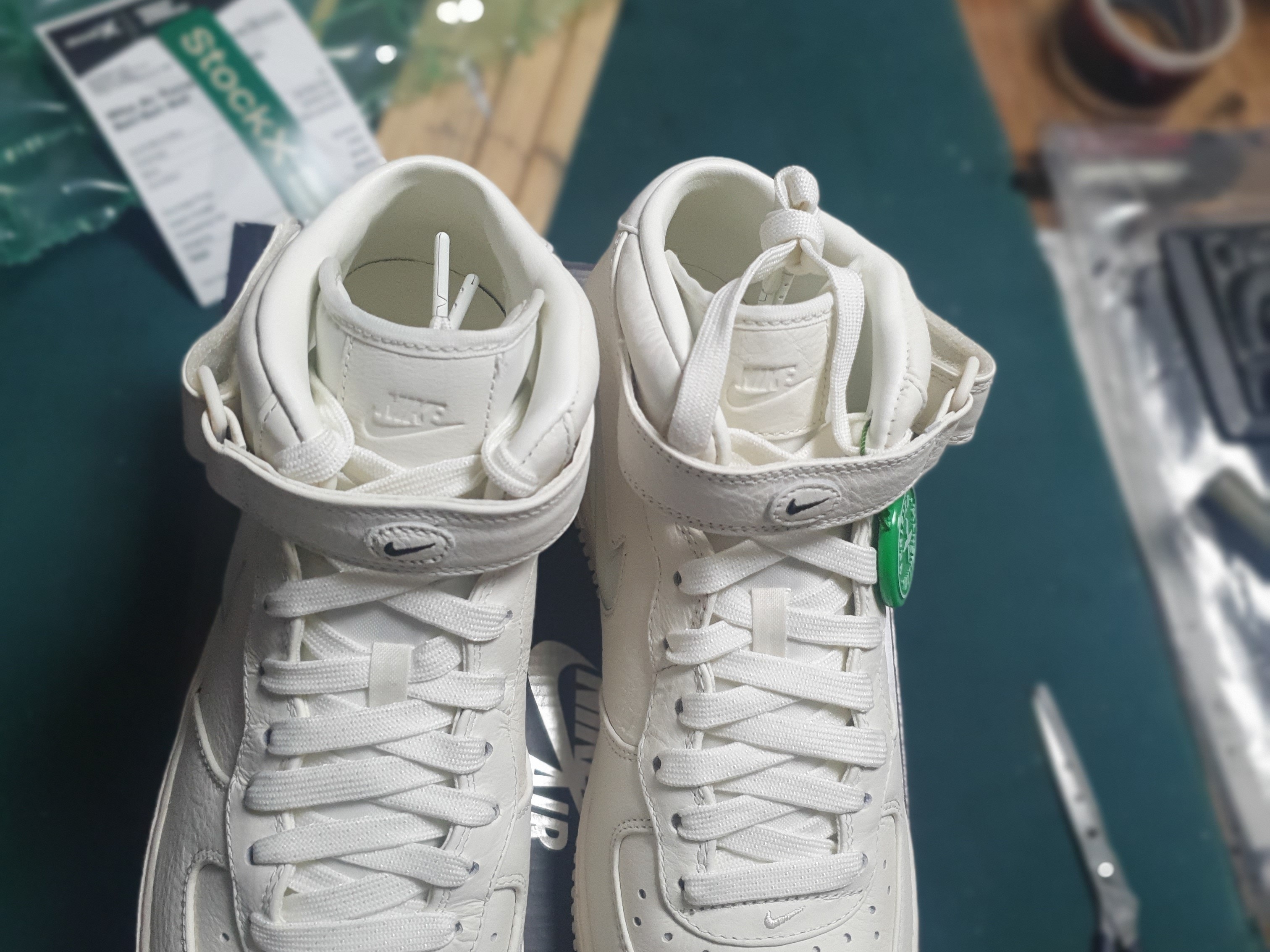Nike Air Force 1 Retro Premium Jewel Sail 착용 스타일 - 4
