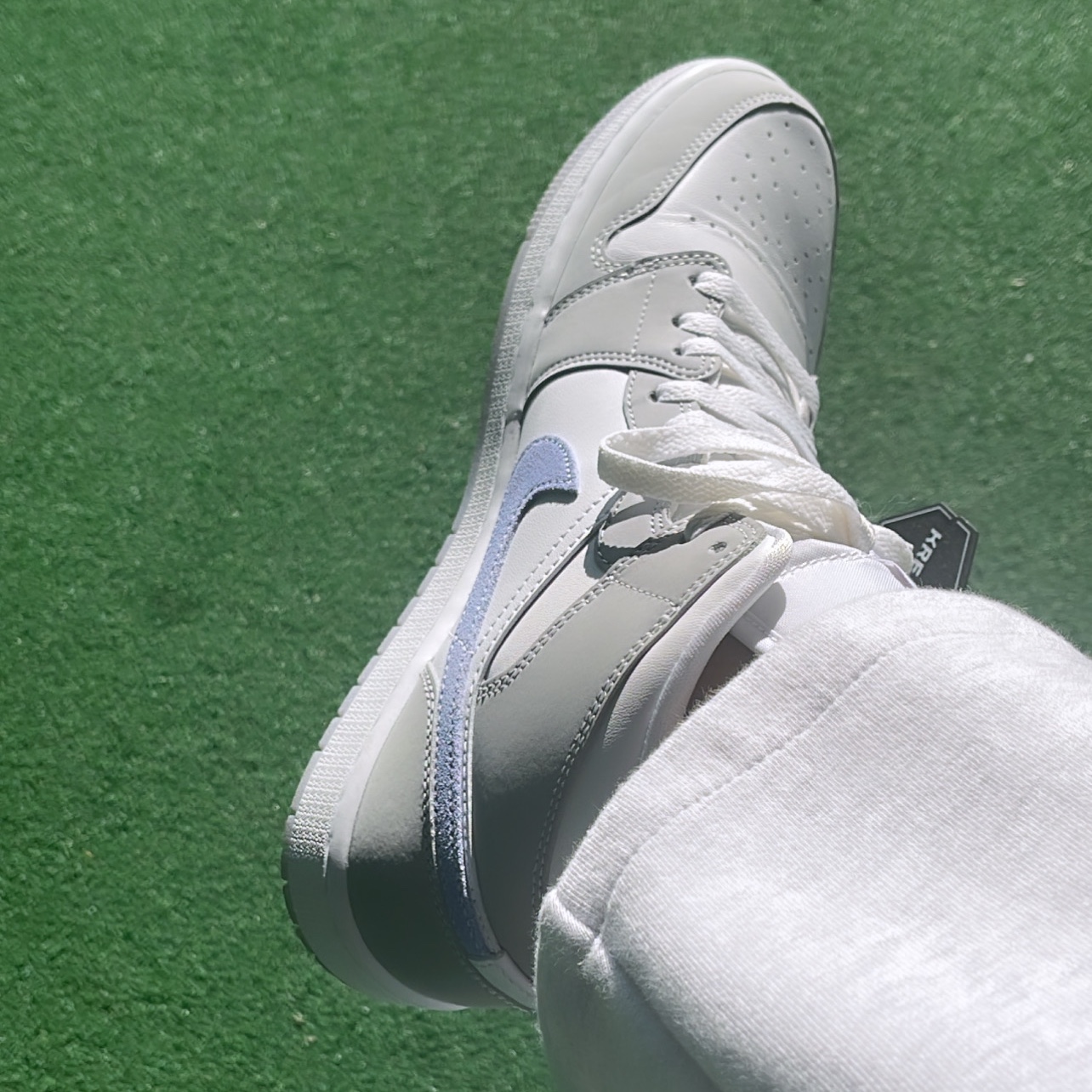 (W) Jordan 1 Mid Wolf Grey 착용 스타일