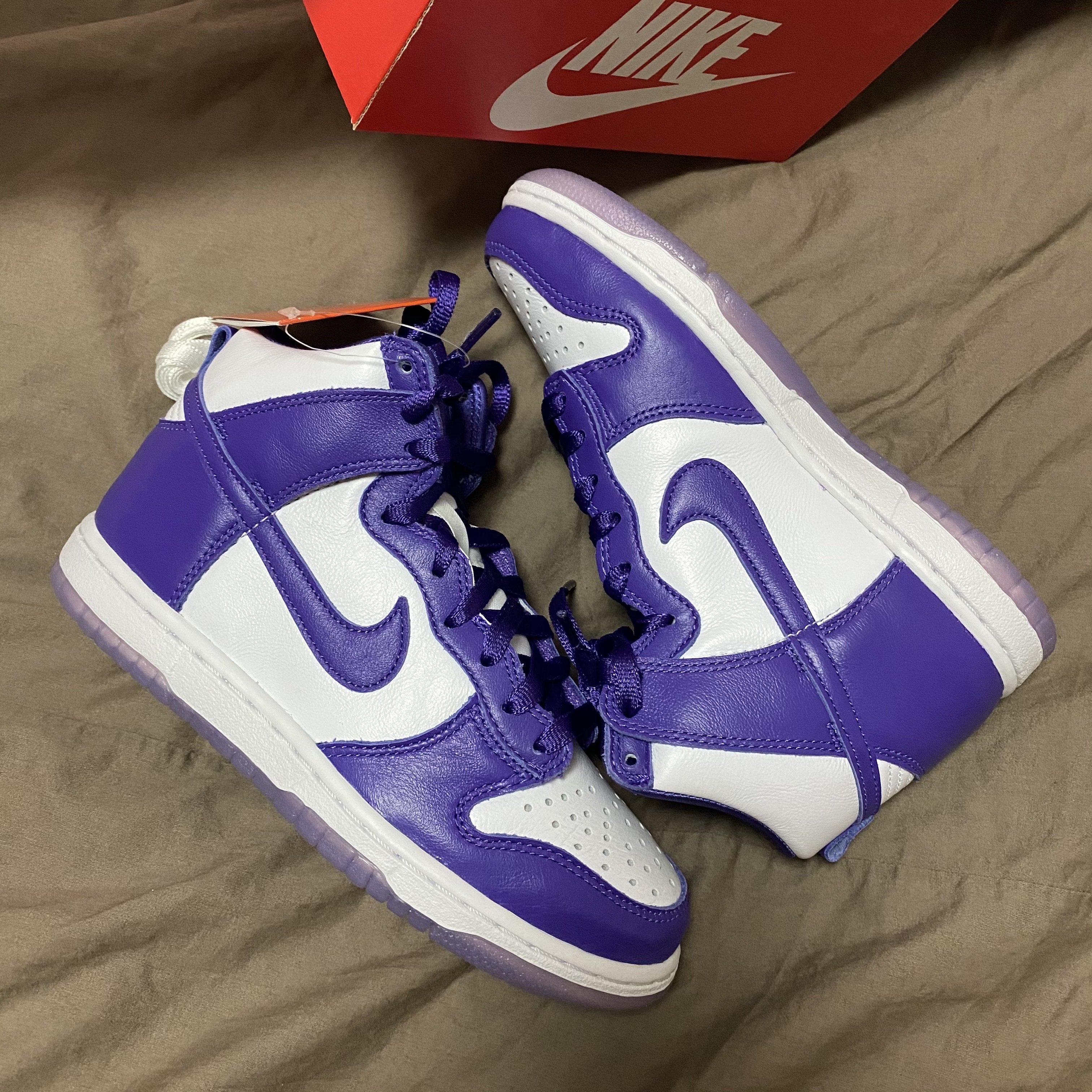 (W) Nike Dunk High SP Varsity Purple 착용 스타일
