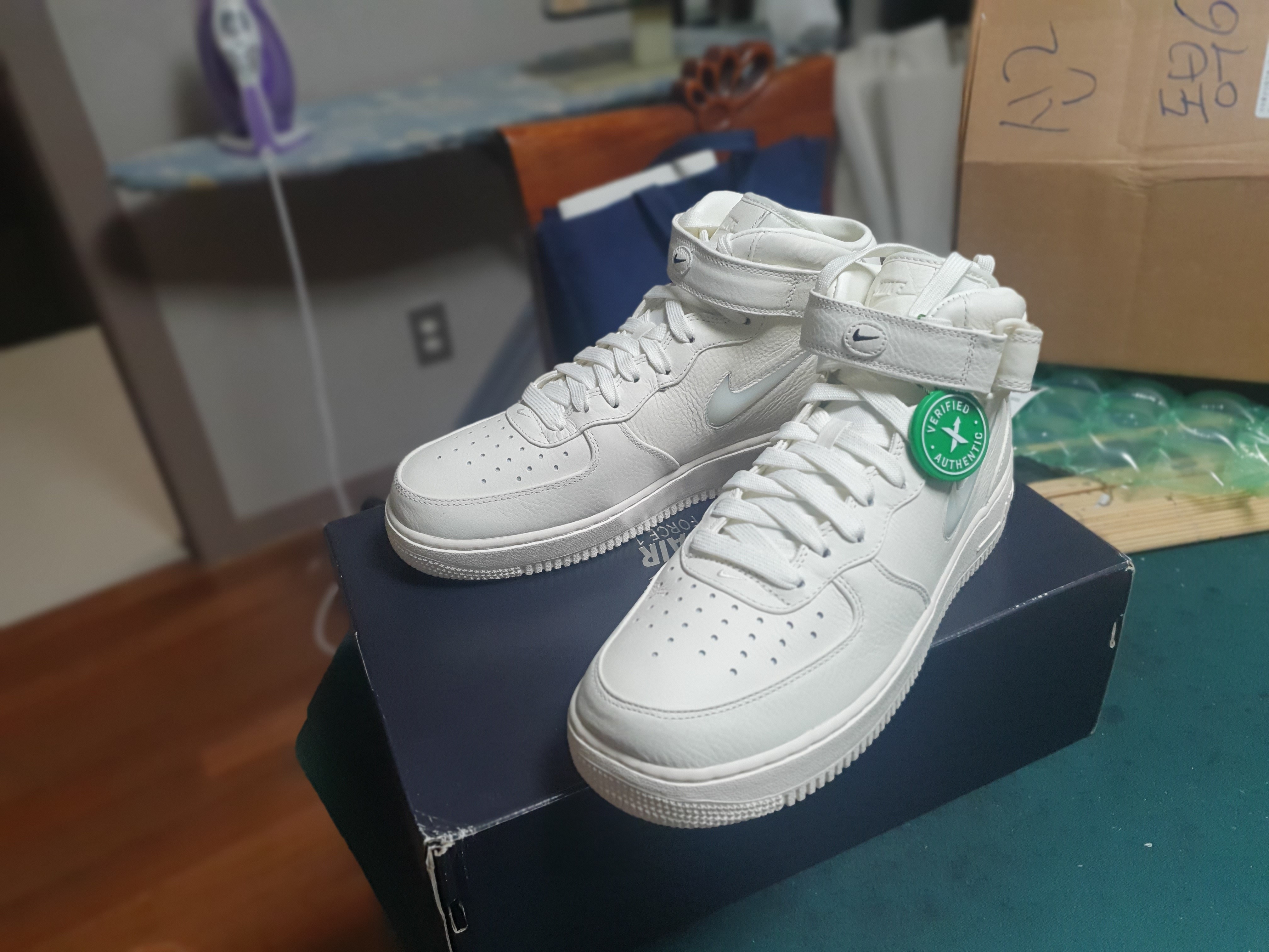 Nike Air Force 1 Retro Premium Jewel Sail 착용 스타일 - 1