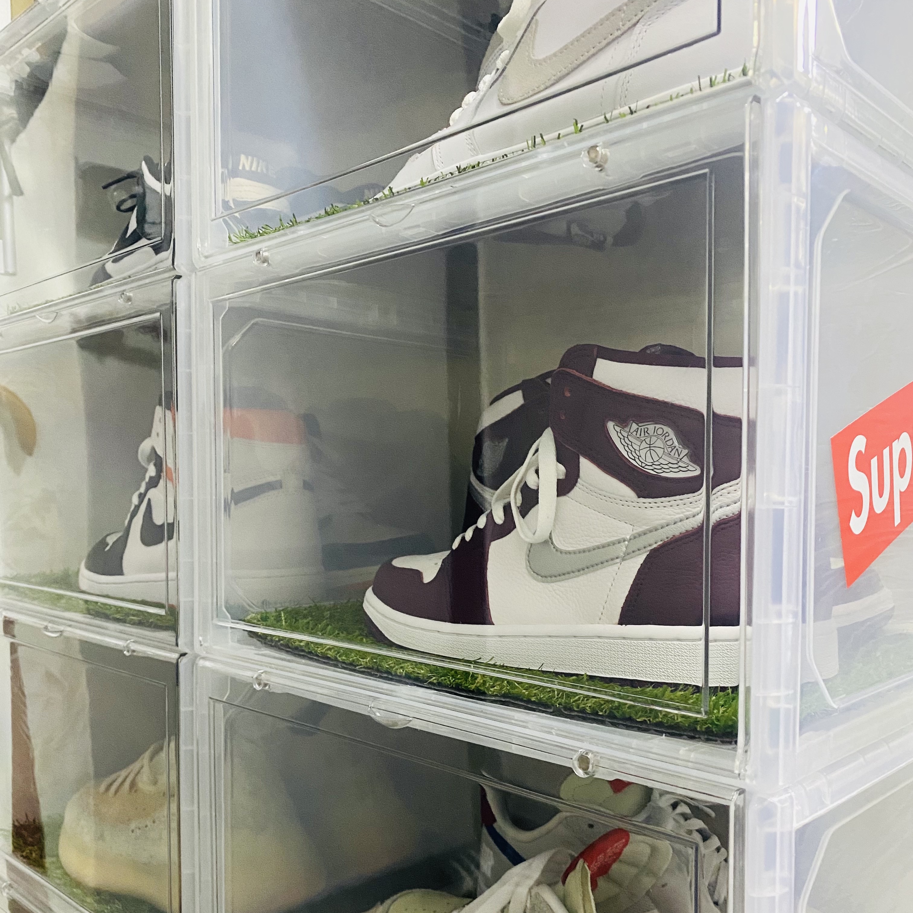 Jordan 1 Retro High OG Bordeaux 착용 스타일 - 2