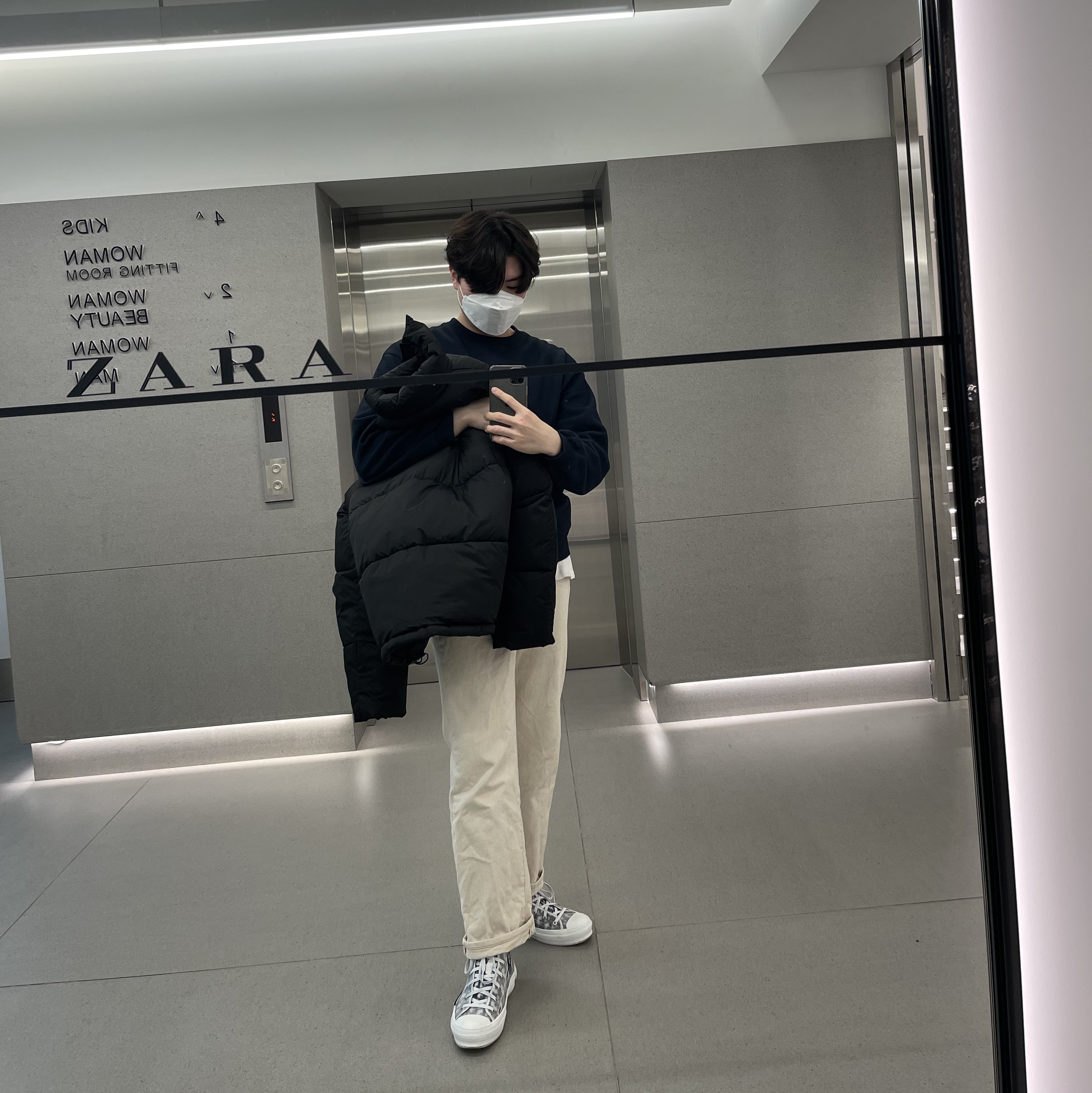Dior B23 High Dior Oblique White & Black 착용 스타일
