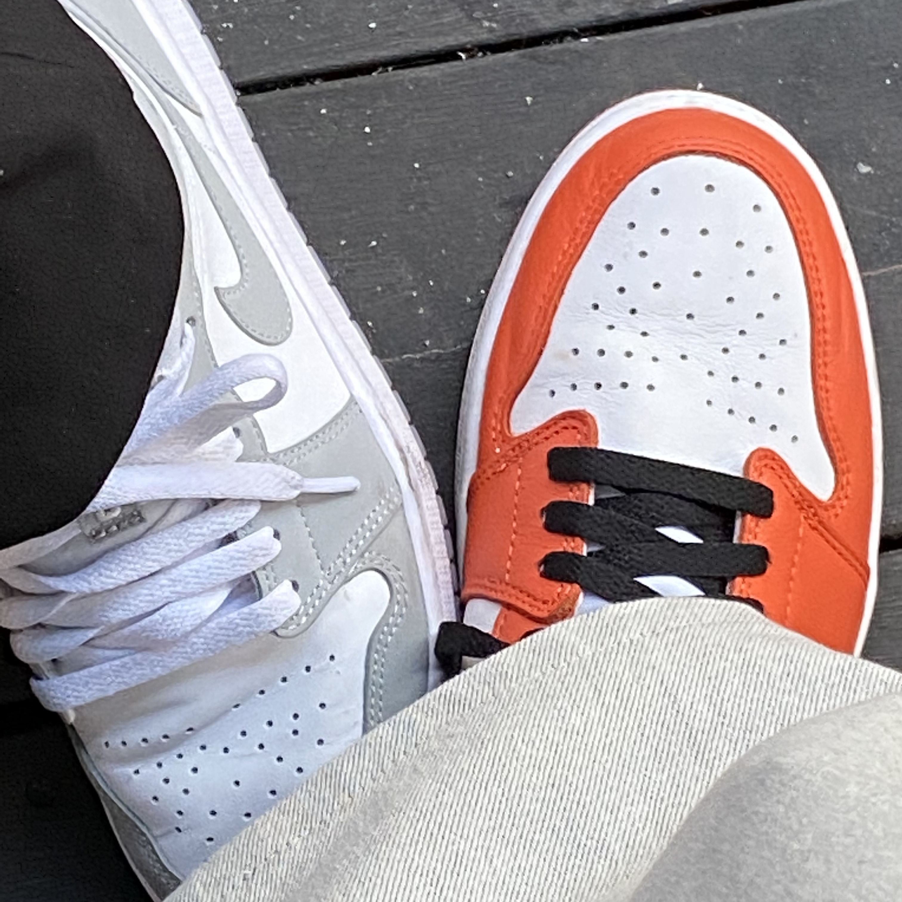Jordan 1 Low OG Starfish, (W) Jordan 1 Low White Wolf Grey 착용 스타일