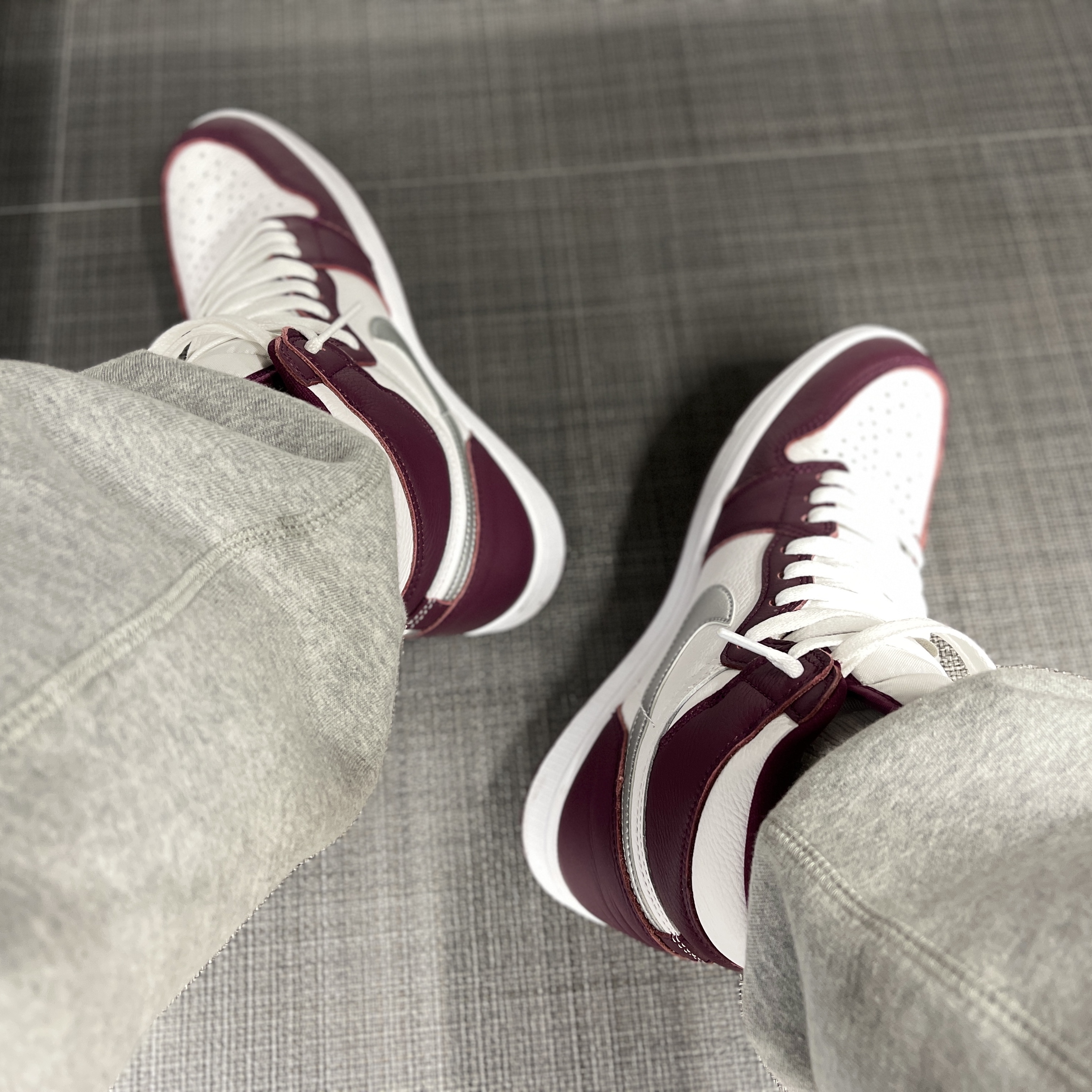 Jordan 1 Retro High OG Bordeaux 착용 스타일