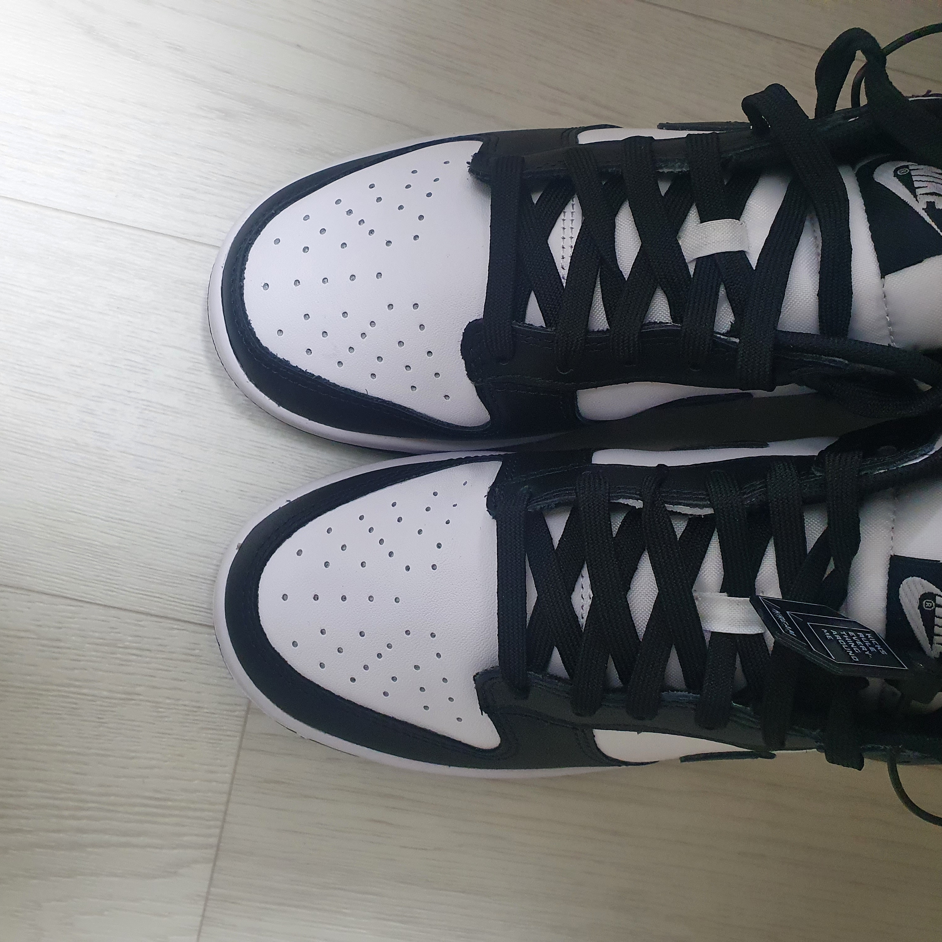 Nike Dunk Low Retro Black 착용 스타일 - 1