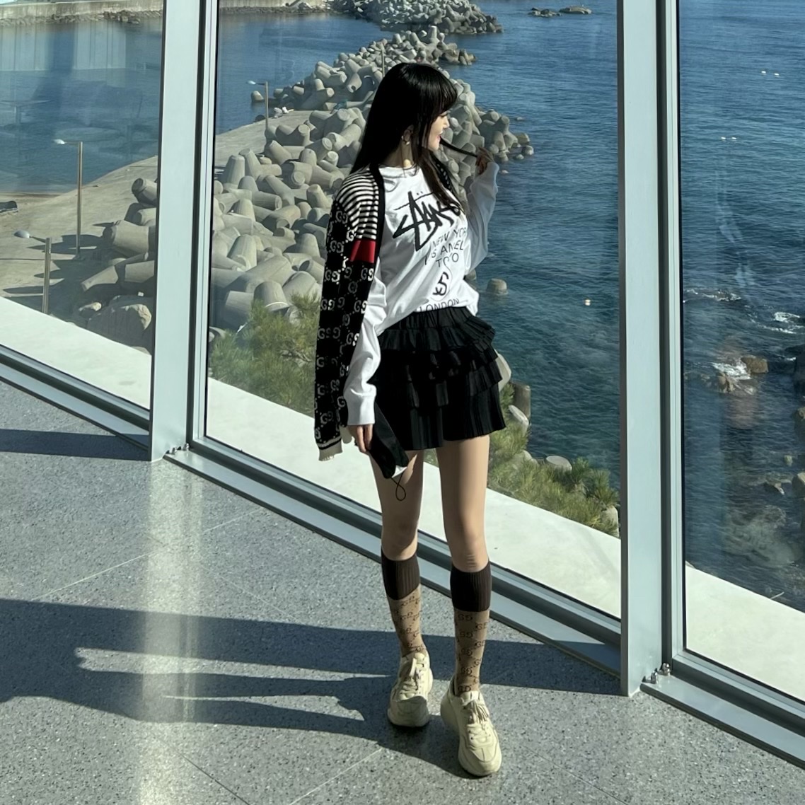 Stussy World Tour LS T-Shirt White, Gucci Rhyton Leather Sneakers Logo 착용 스타일 - 2