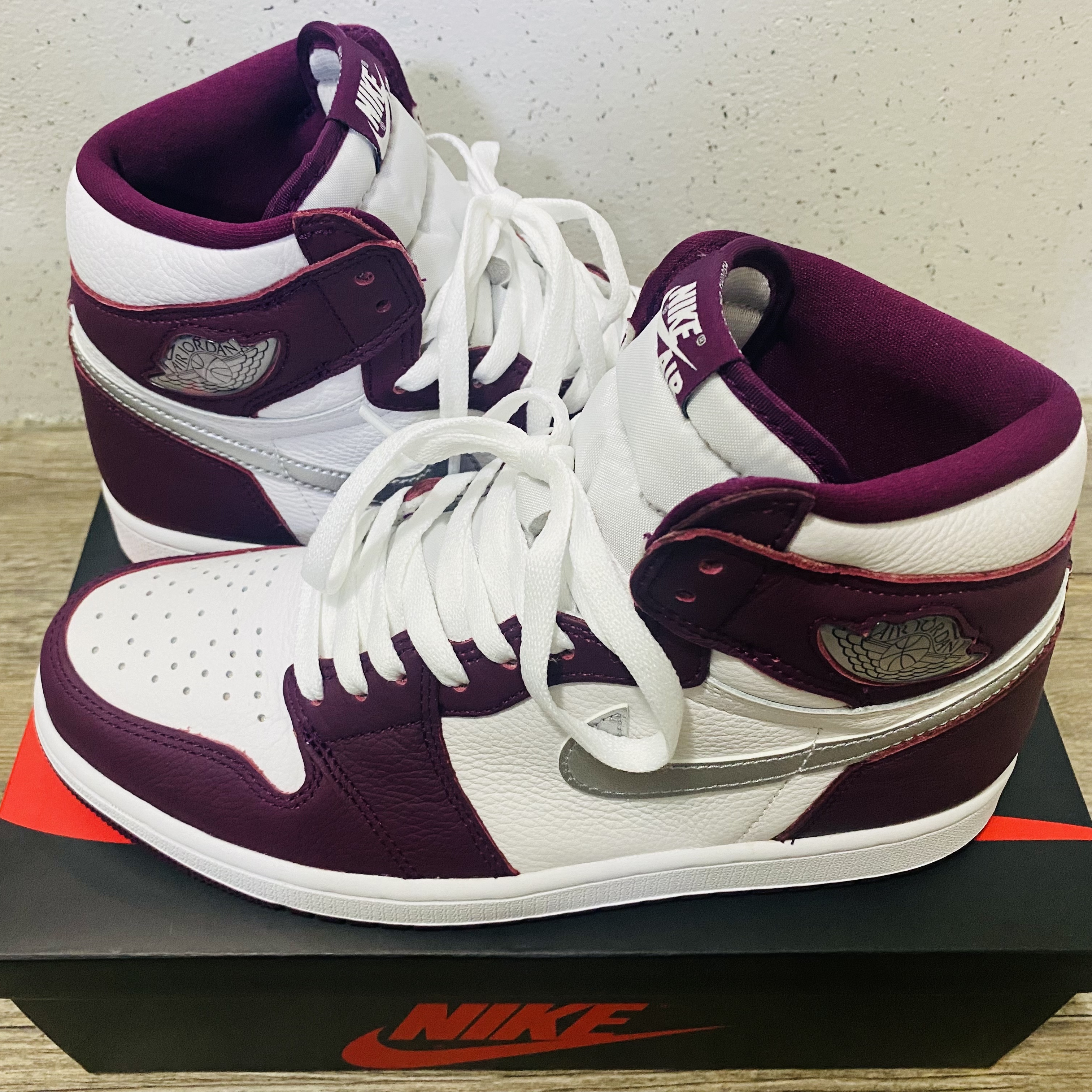 Jordan 1 Retro High OG Bordeaux 착용 스타일 - 1