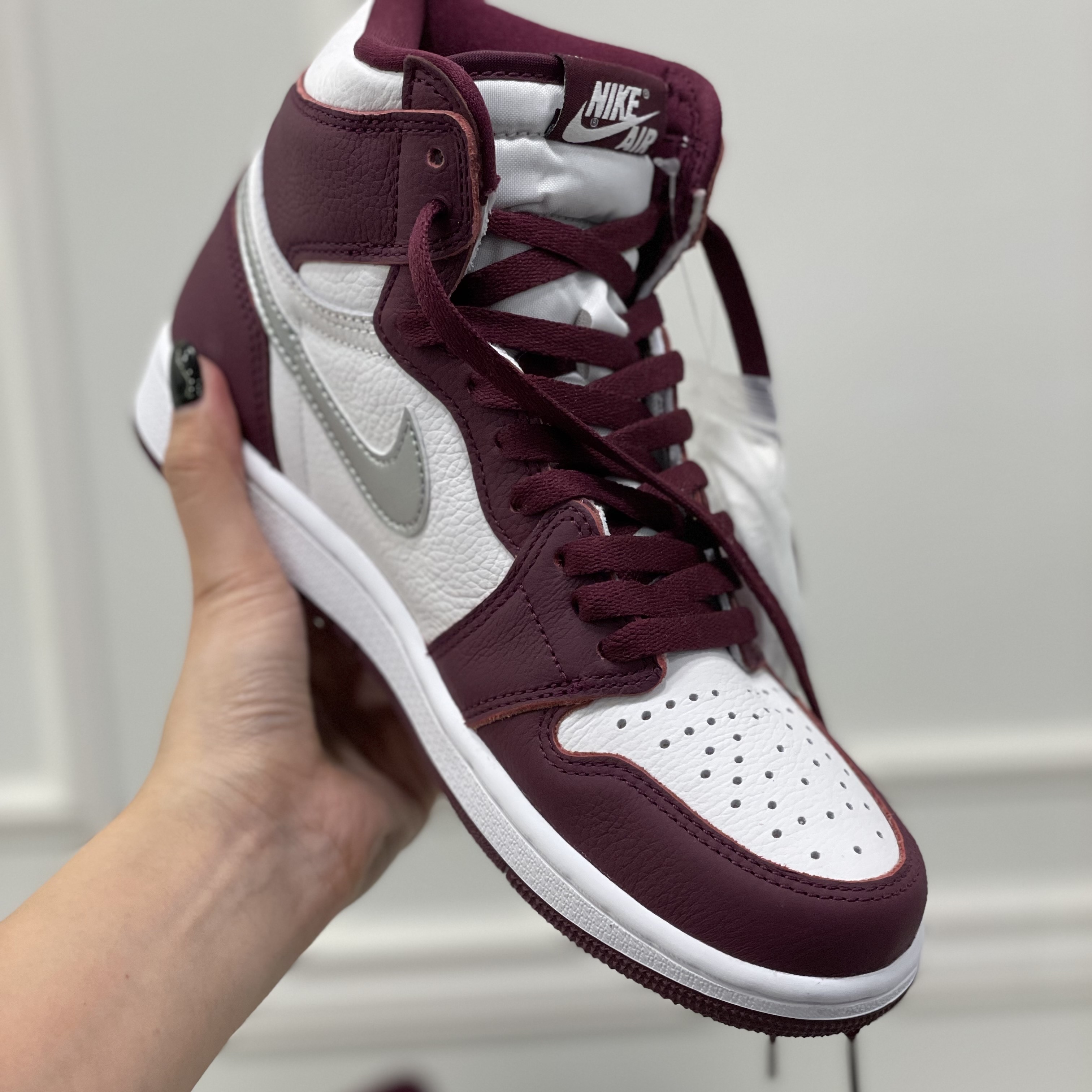 (GS) Jordan 1 Retro High OG Bordeaux 착용 스타일 - 2