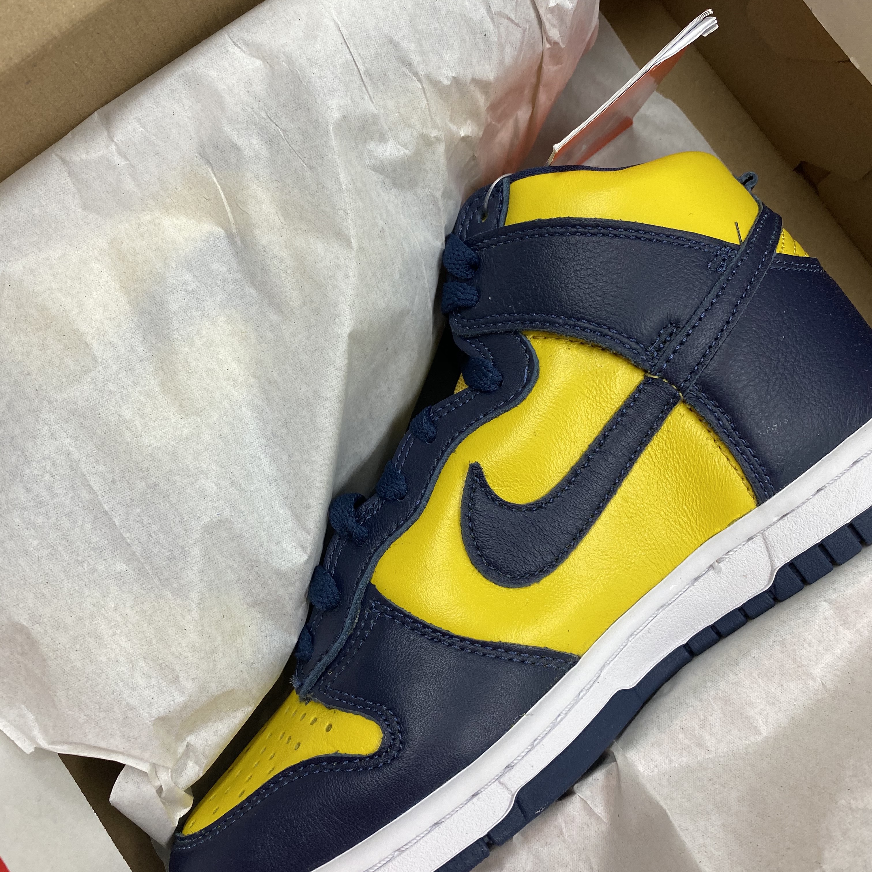 Nike Dunk High SP Maize & Blue 착용 스타일