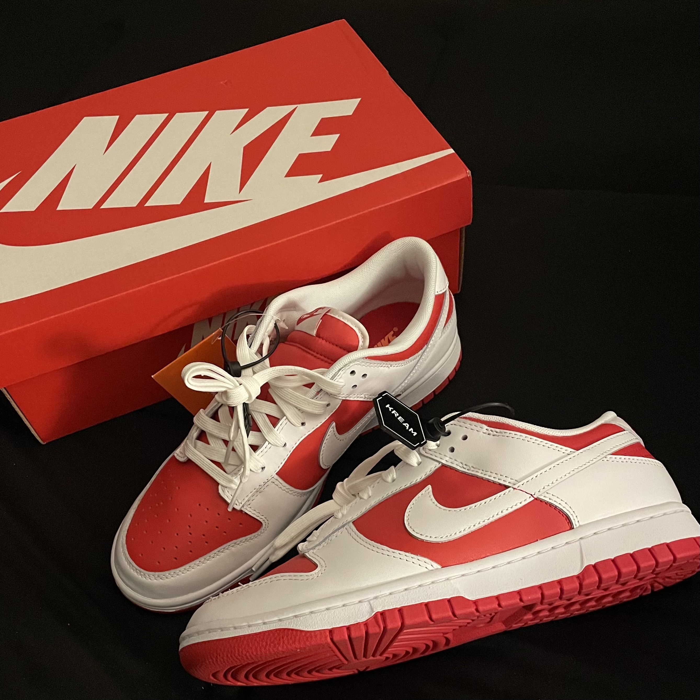 Nike Dunk Low Retro Championship Red 착용 스타일
