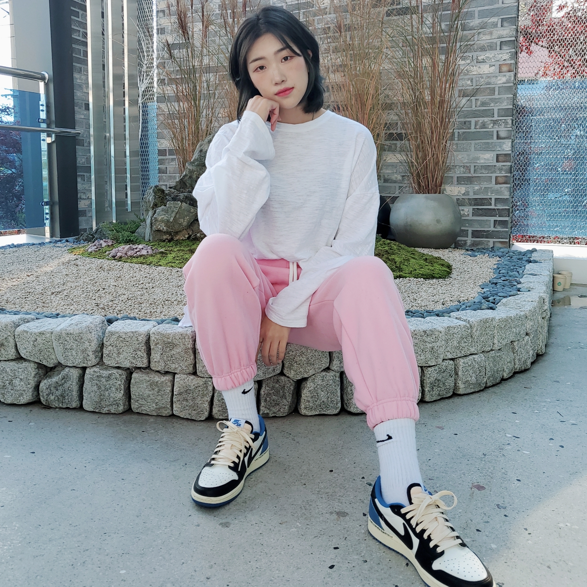 Jordan 1 x Travis Scott x Fragment Retro Low OG SP Military Blue 착용 스타일