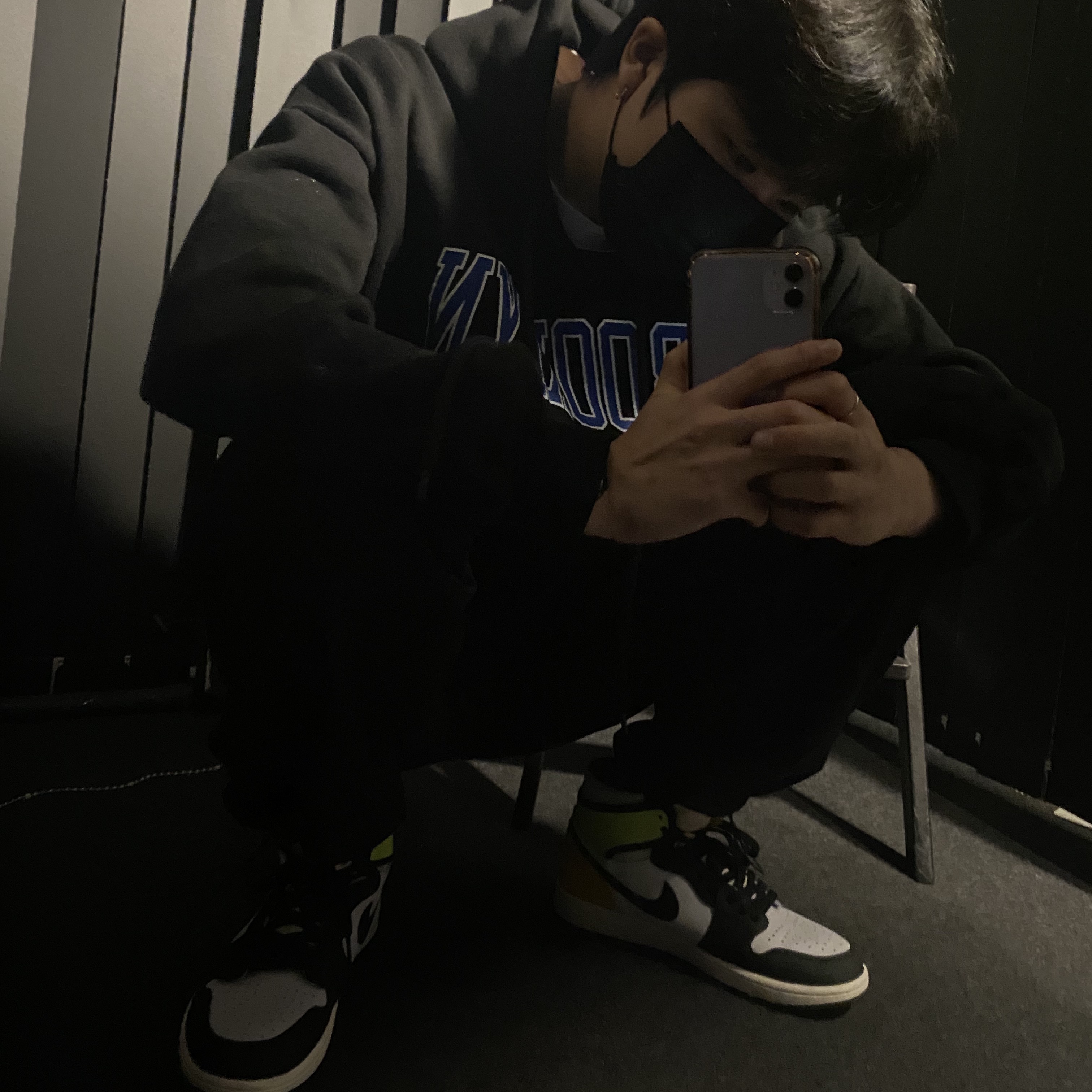 Jordan 1 Retro High OG Volt Gold 착용 스타일 - 1
