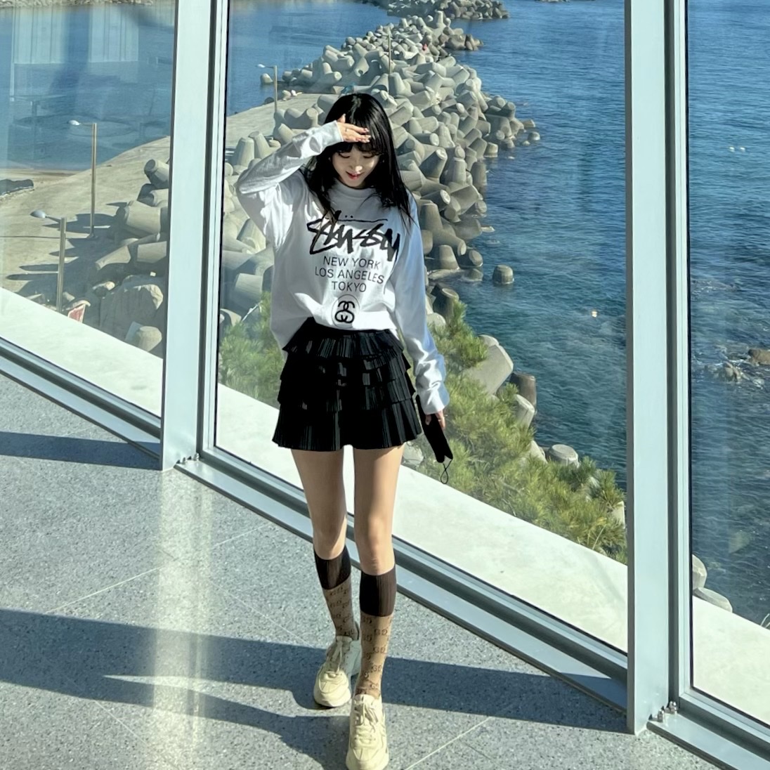 Stussy World Tour LS T-Shirt White, Gucci Rhyton Leather Sneakers Logo 착용 스타일 - 1