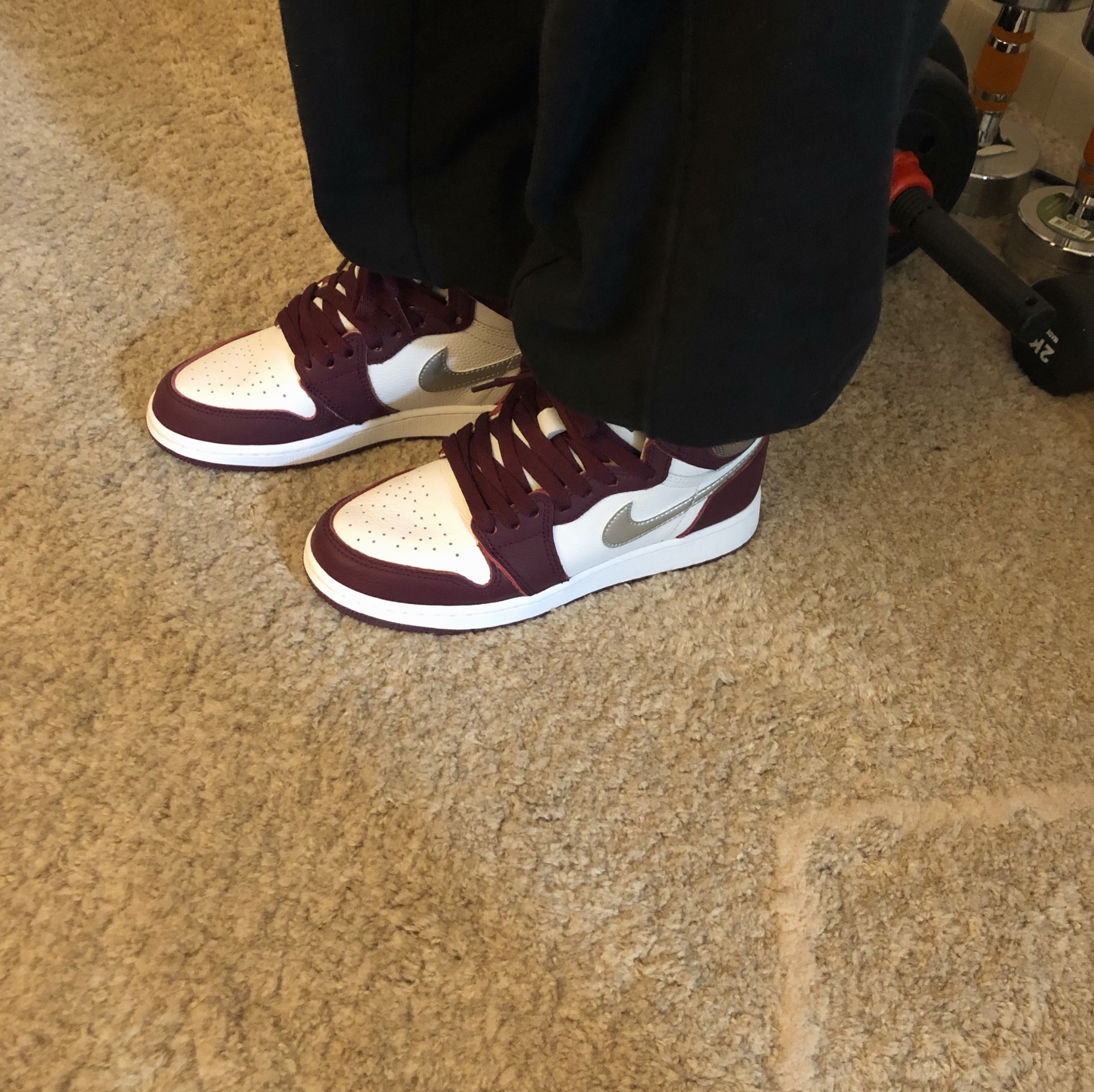 Jordan 1 Retro High OG Bordeaux, (GS) Jordan 1 Retro High OG Bordeaux 착용 스타일
