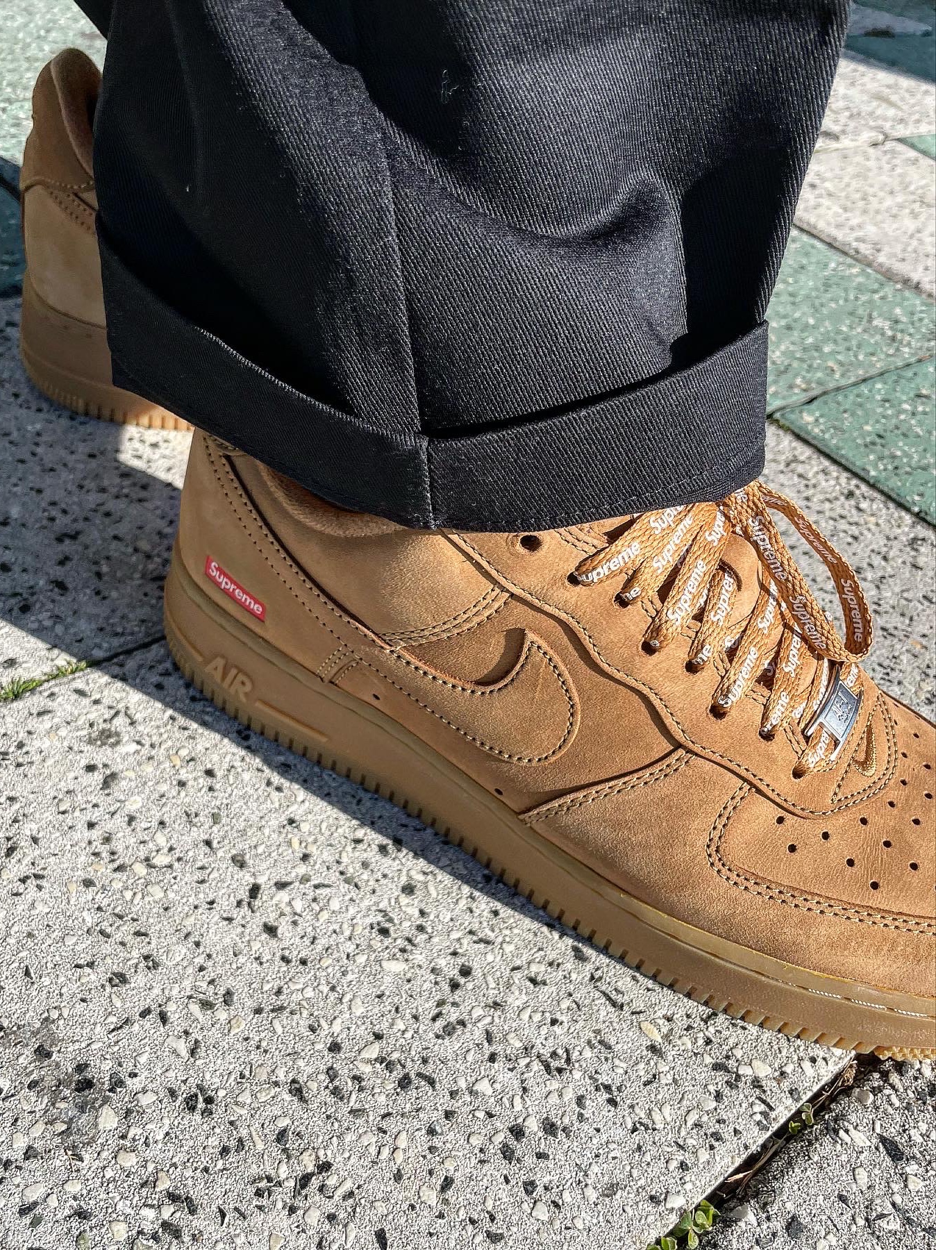 Nike x Supreme Air Force 1 Low Flax 착용 스타일 - 3