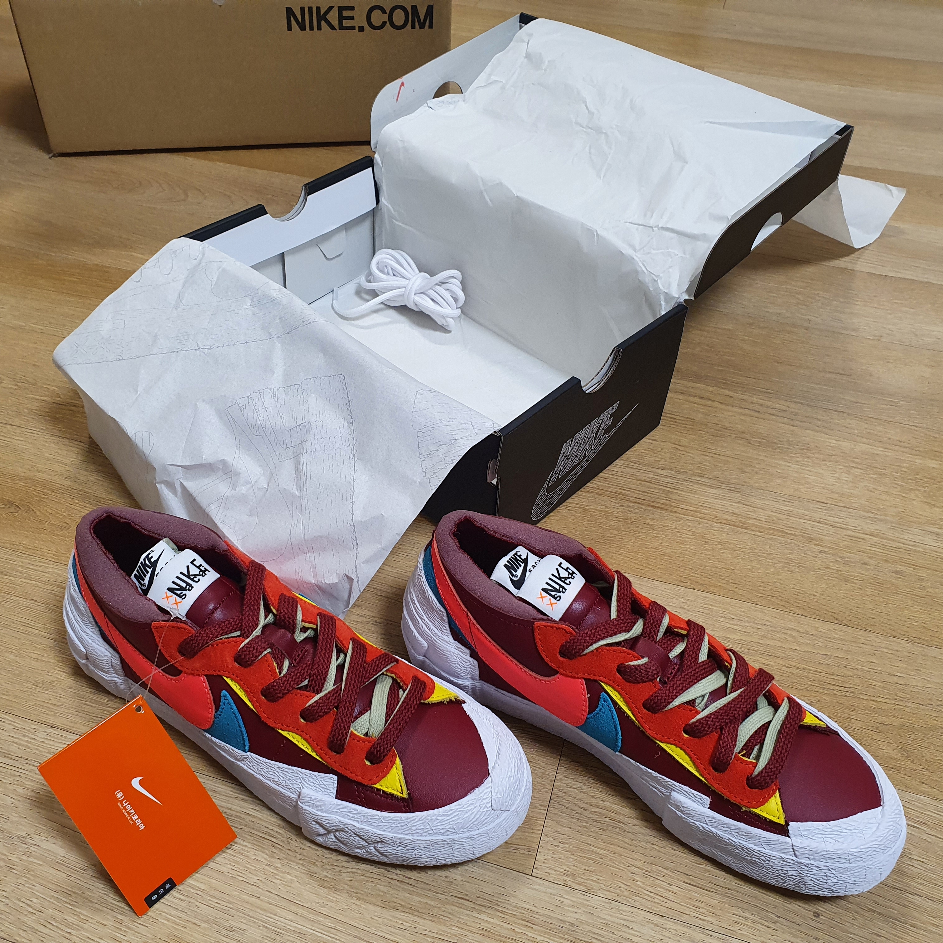Nike x Sacai x Kaws Blazer Low Team Red 착용 스타일