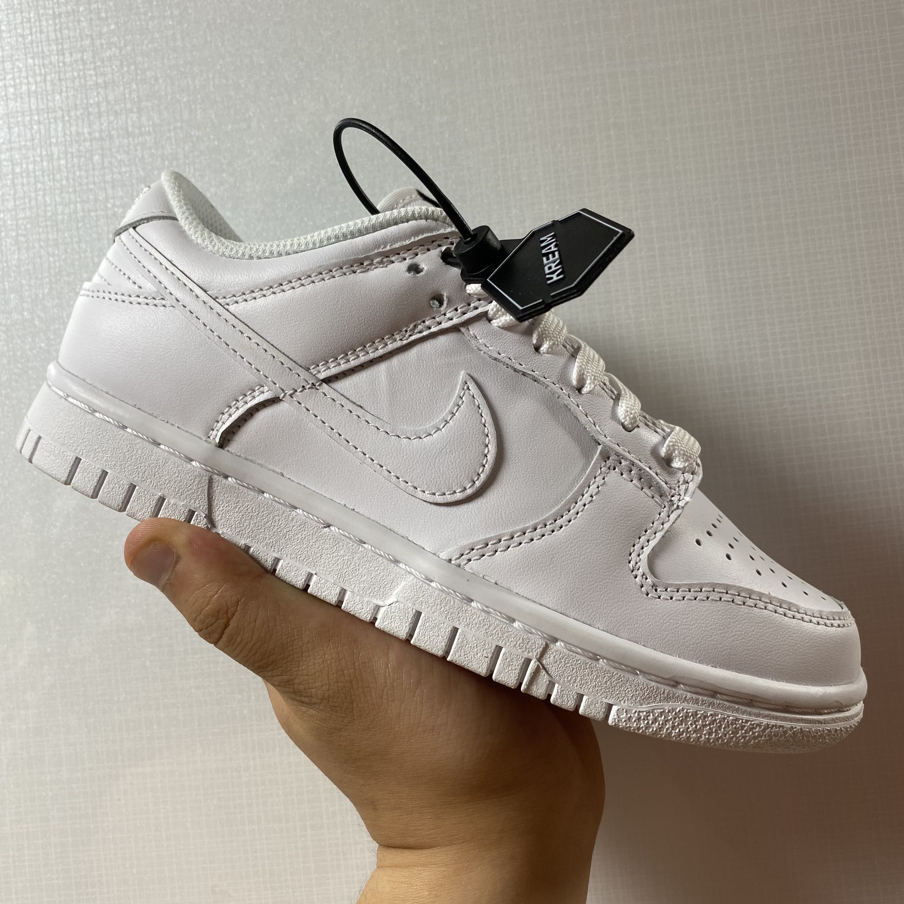 (W) Nike Dunk Low Triple White 착용 스타일