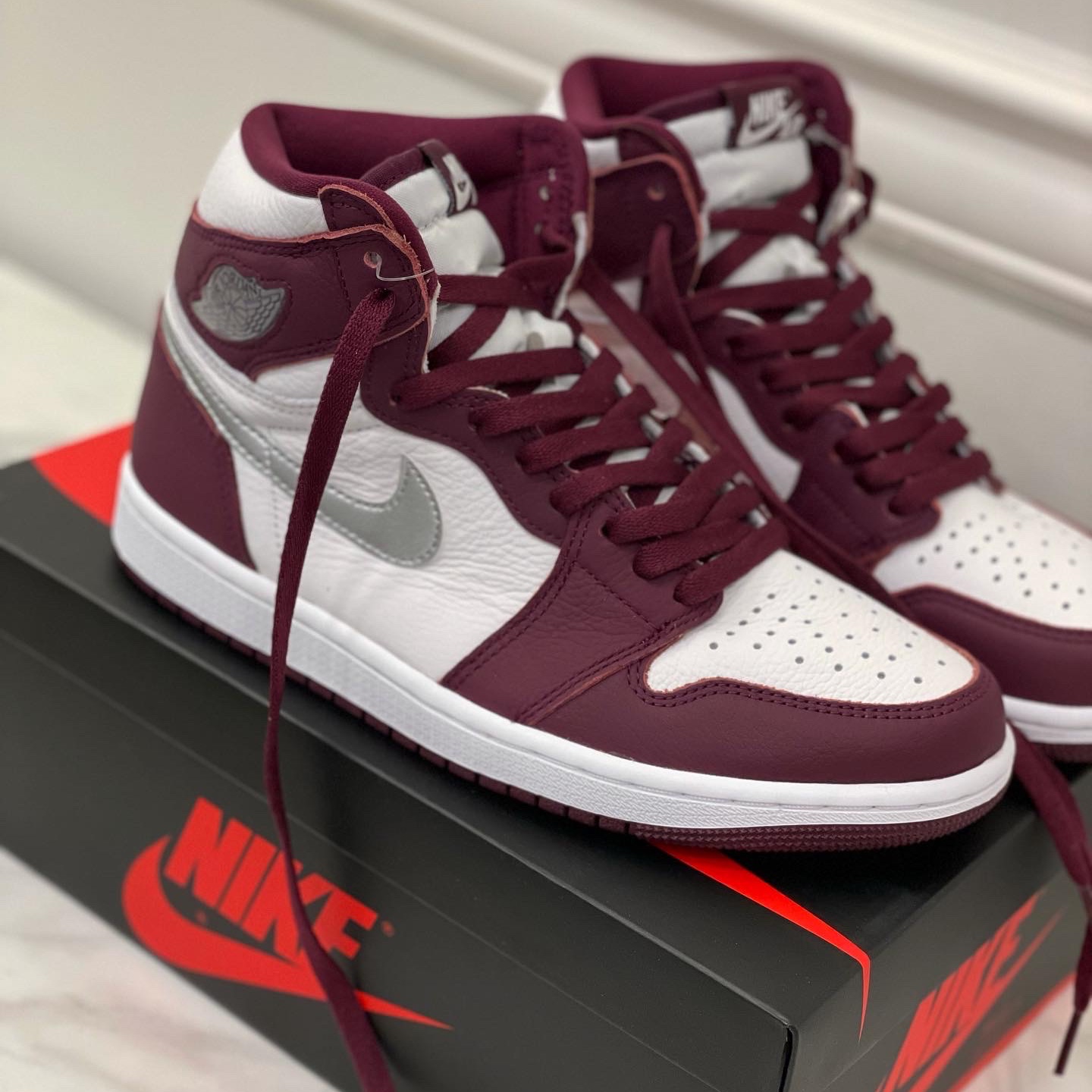 (GS) Jordan 1 Retro High OG Bordeaux 착용 스타일 - 3