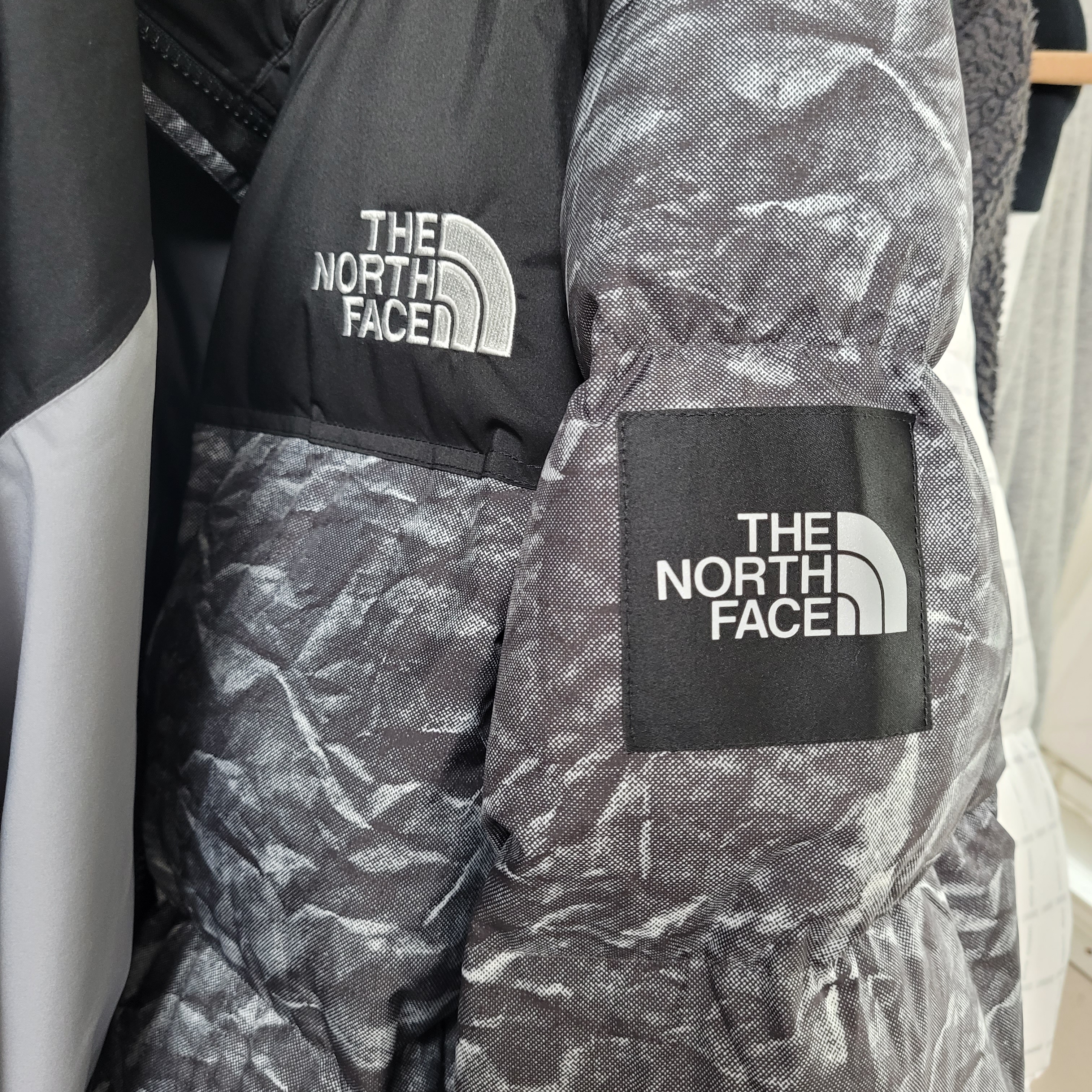 The North Face White Label Novelty Nuptse Down Jacket Gray 착용 스타일