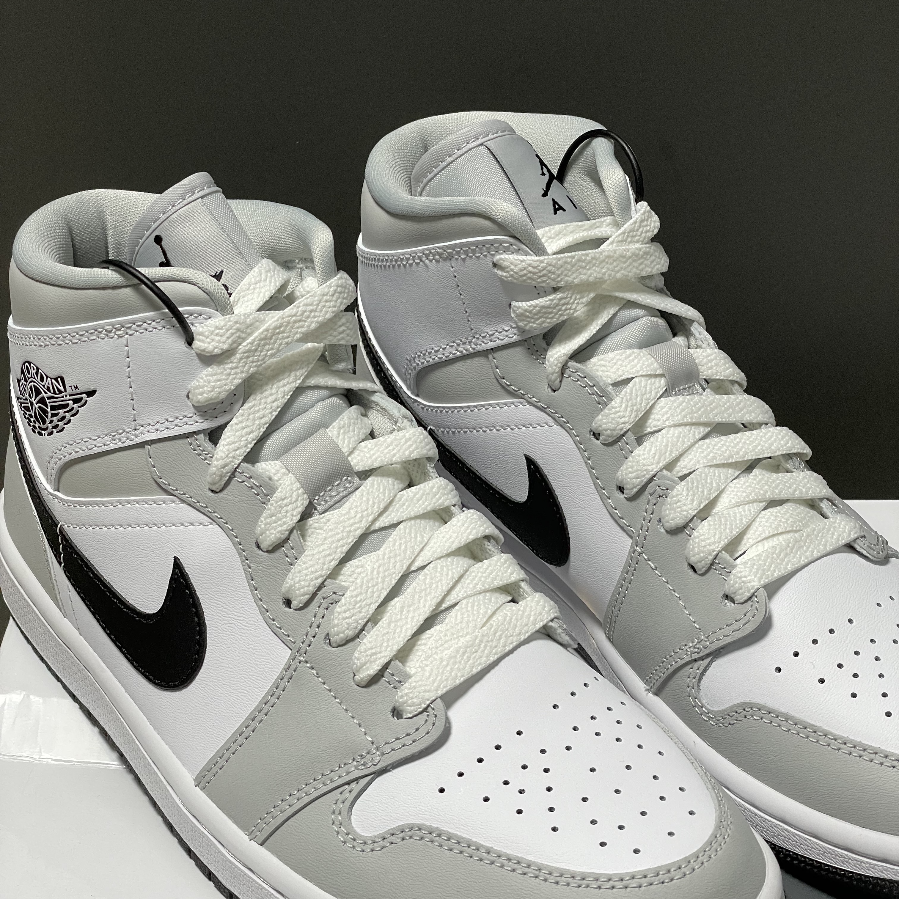 (W) Jordan 1 Mid Grey Fog 착용 스타일