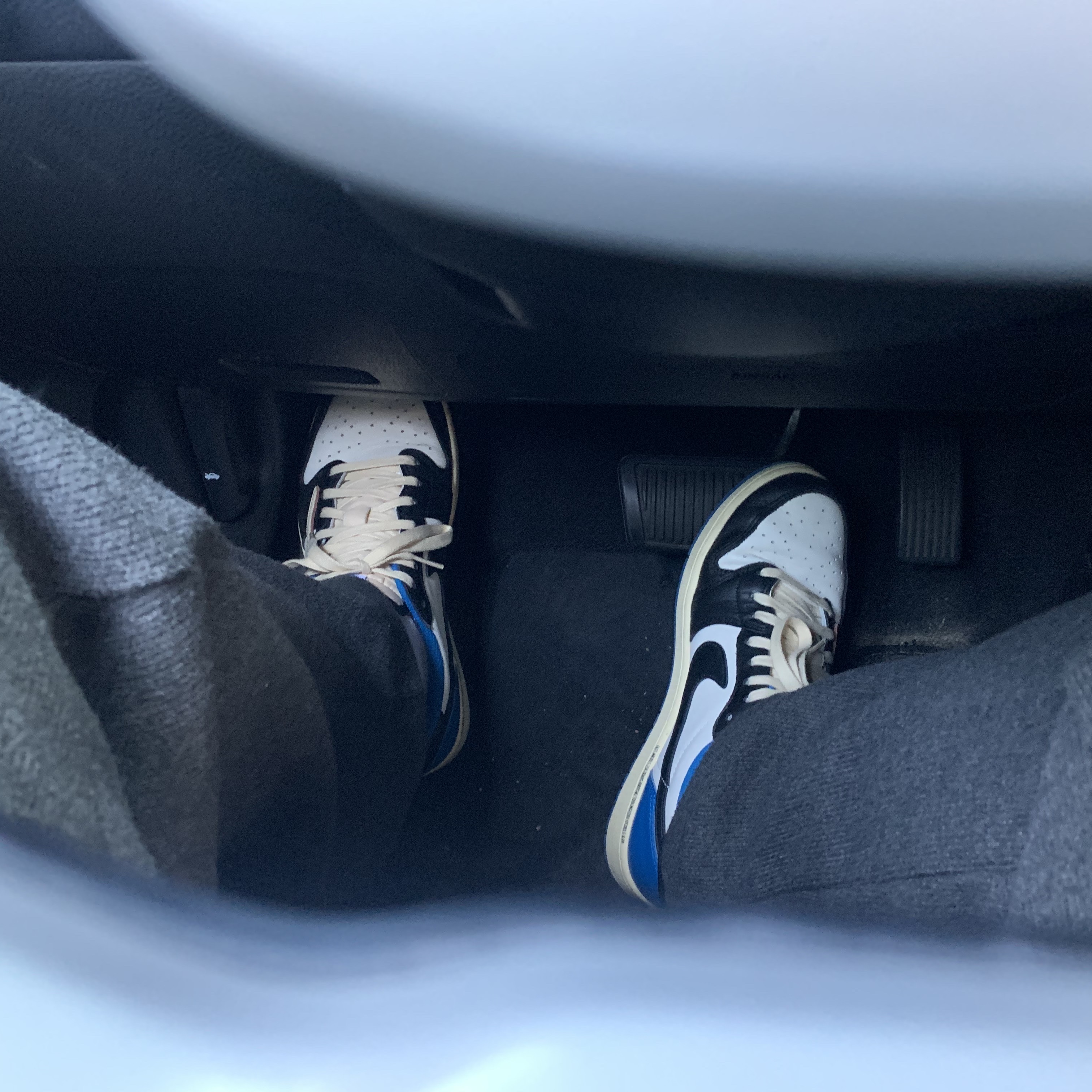 Nike x Off-White Dunk Low The 50 - Lot 46, Jordan 1 x Travis Scott x Fragment Retro Low OG SP Military Blue 착용 스타일 - 2
