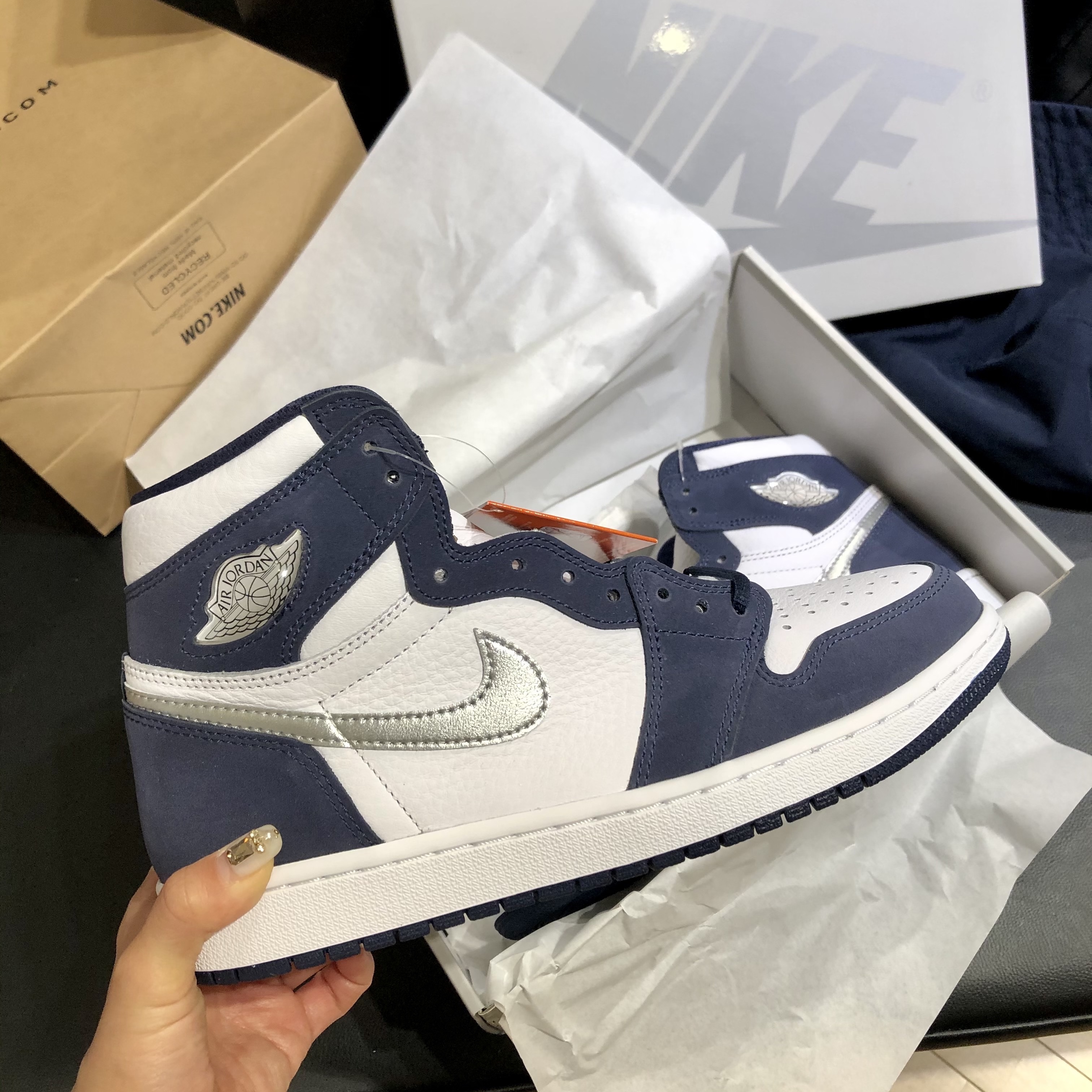 Jordan 1 Retro High OG CO.JP Midnight Navy 착용 스타일