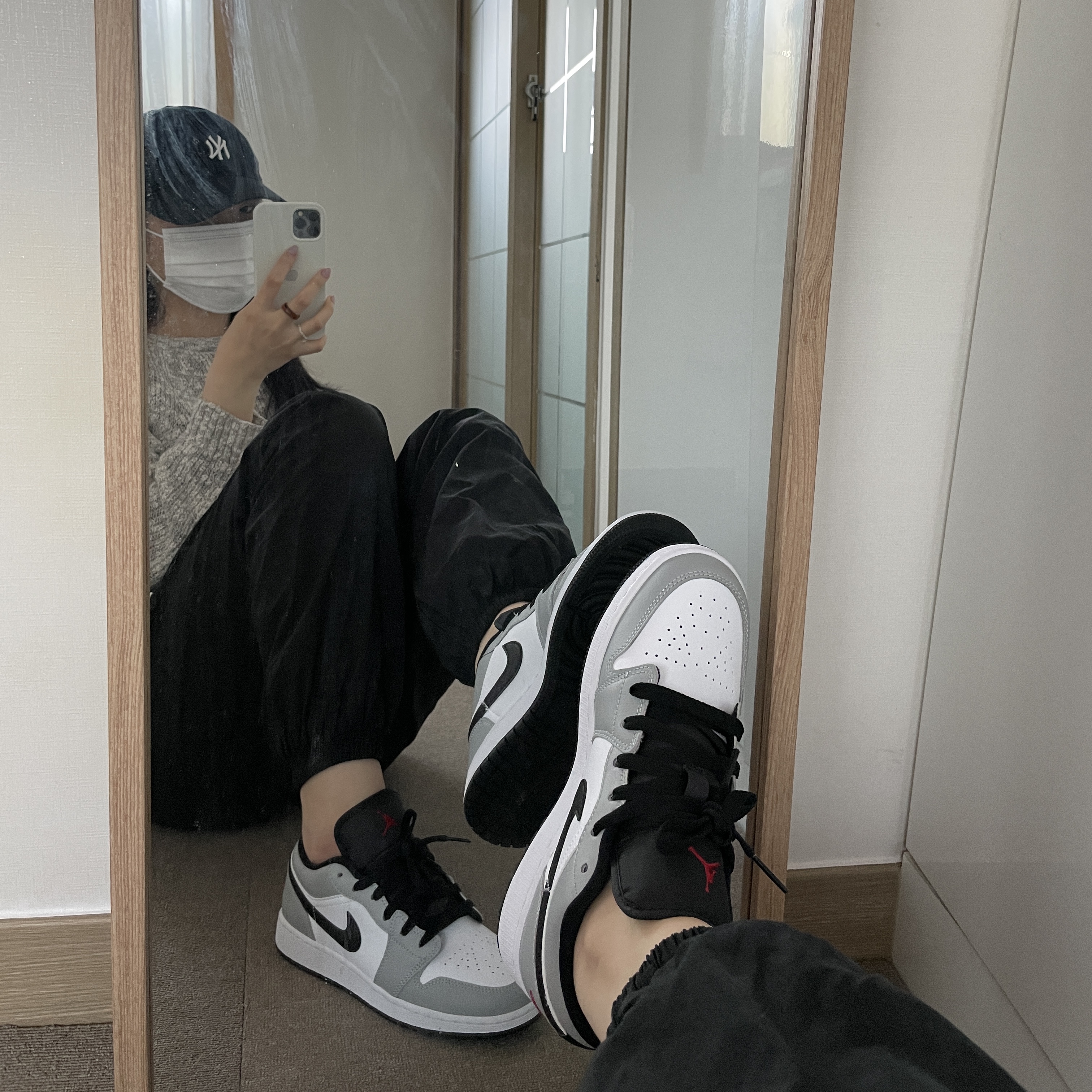 (GS) Jordan 1 Low Light Smoke Grey 착용 스타일 - 2